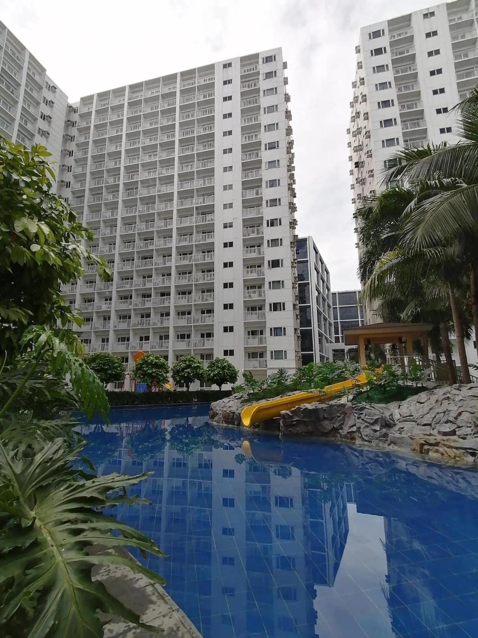 Property building in Shore Residence condotel,Pasay city Philippines