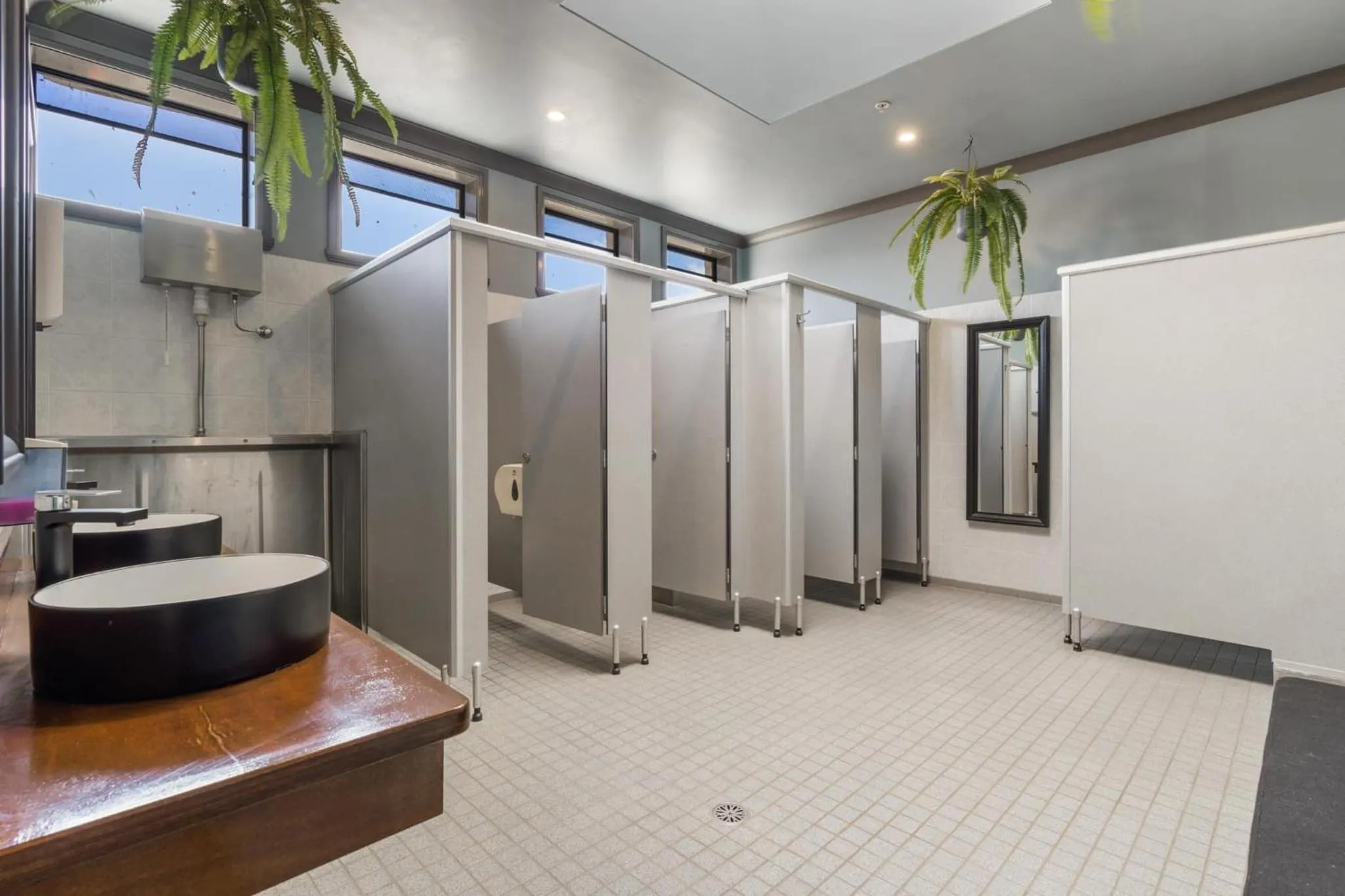 Shower in The Great Western Hotel