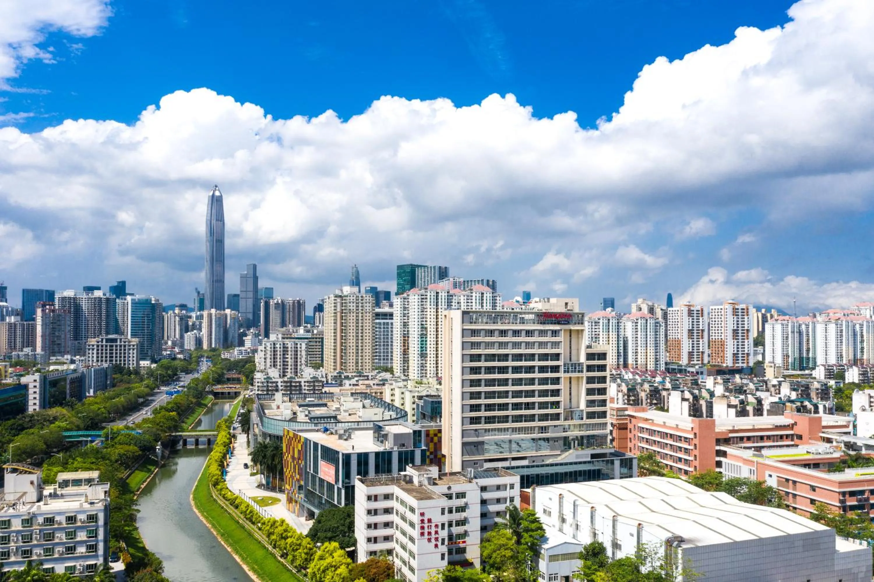 City view in Hampton By Hilton Shenzhen Futian Mangrove Park Apartments