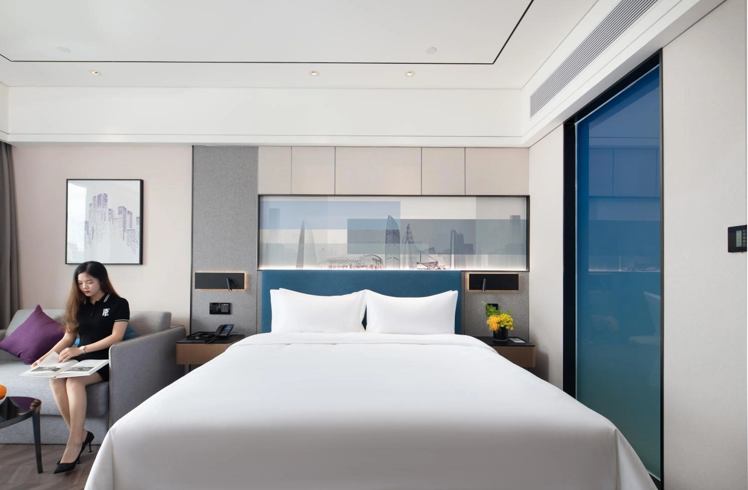 Bed in Hampton By Hilton Shenzhen Futian Mangrove Park Apartments