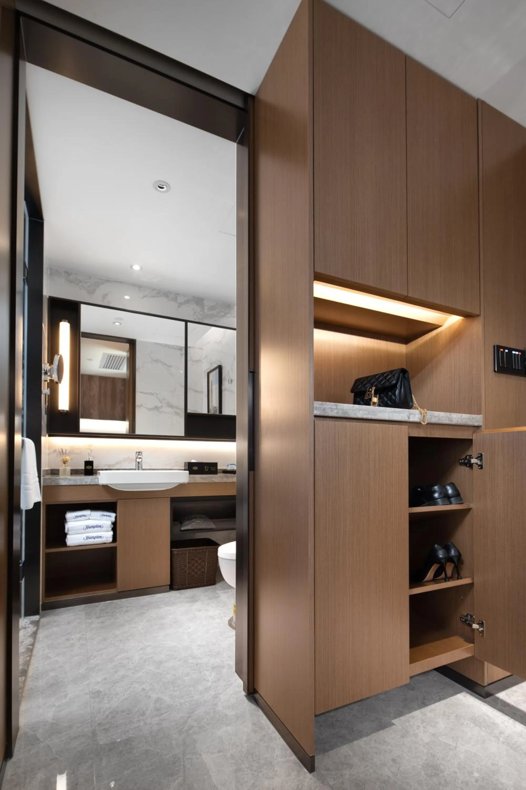 Photo of the whole room in Hampton By Hilton Shenzhen Futian Mangrove Park Apartments