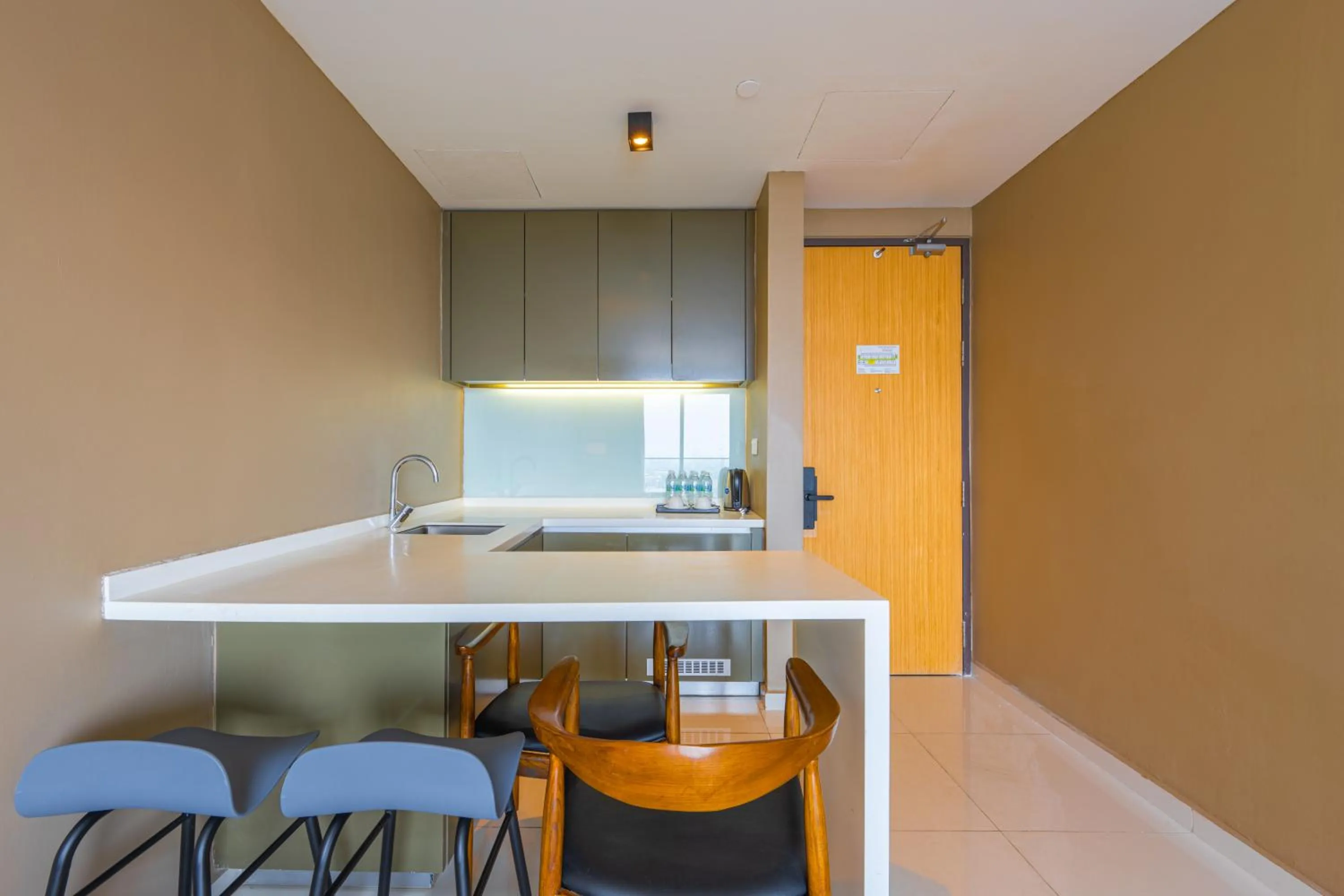 oven in Greystone 99 Suites