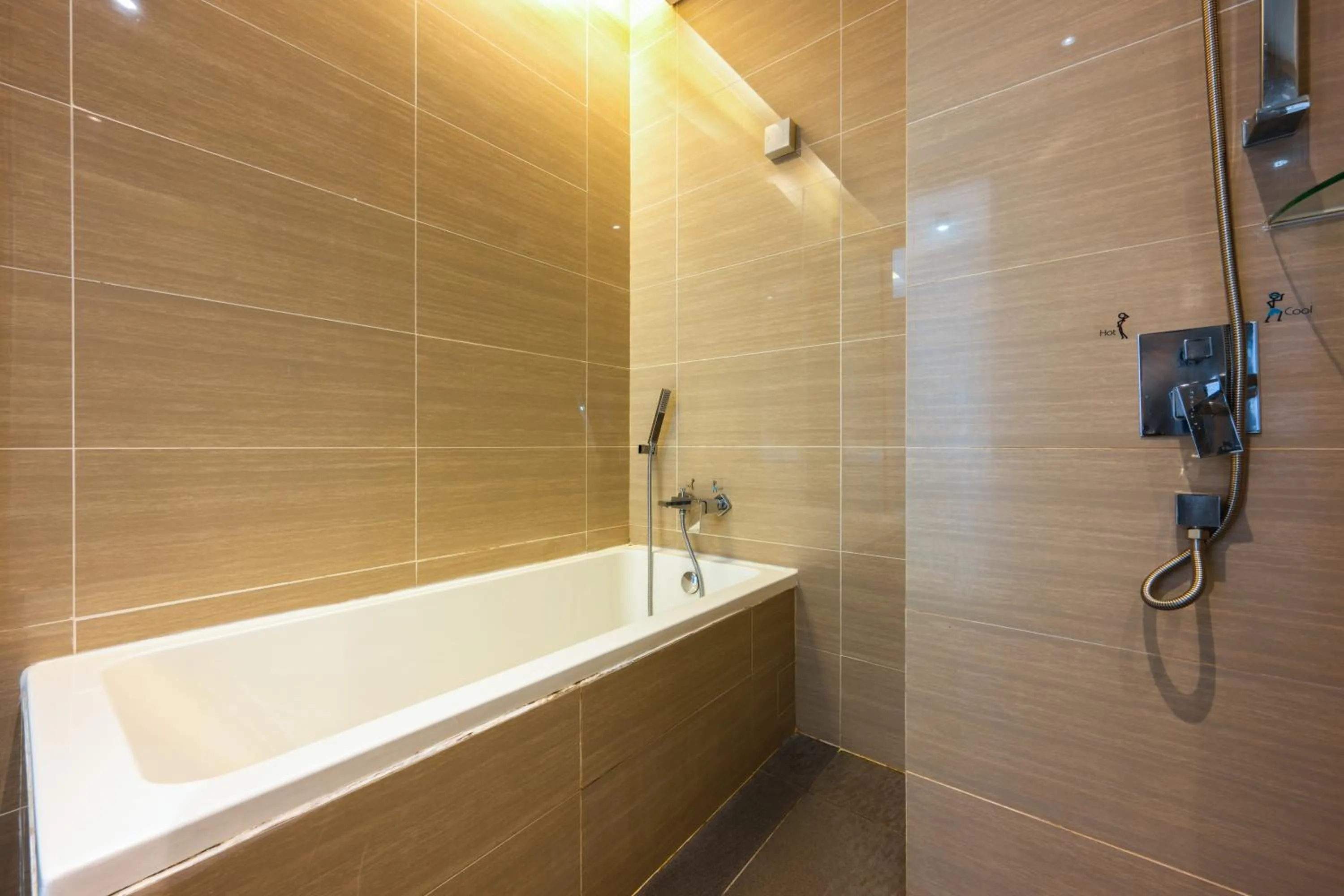 Bath in Greystone 99 Suites