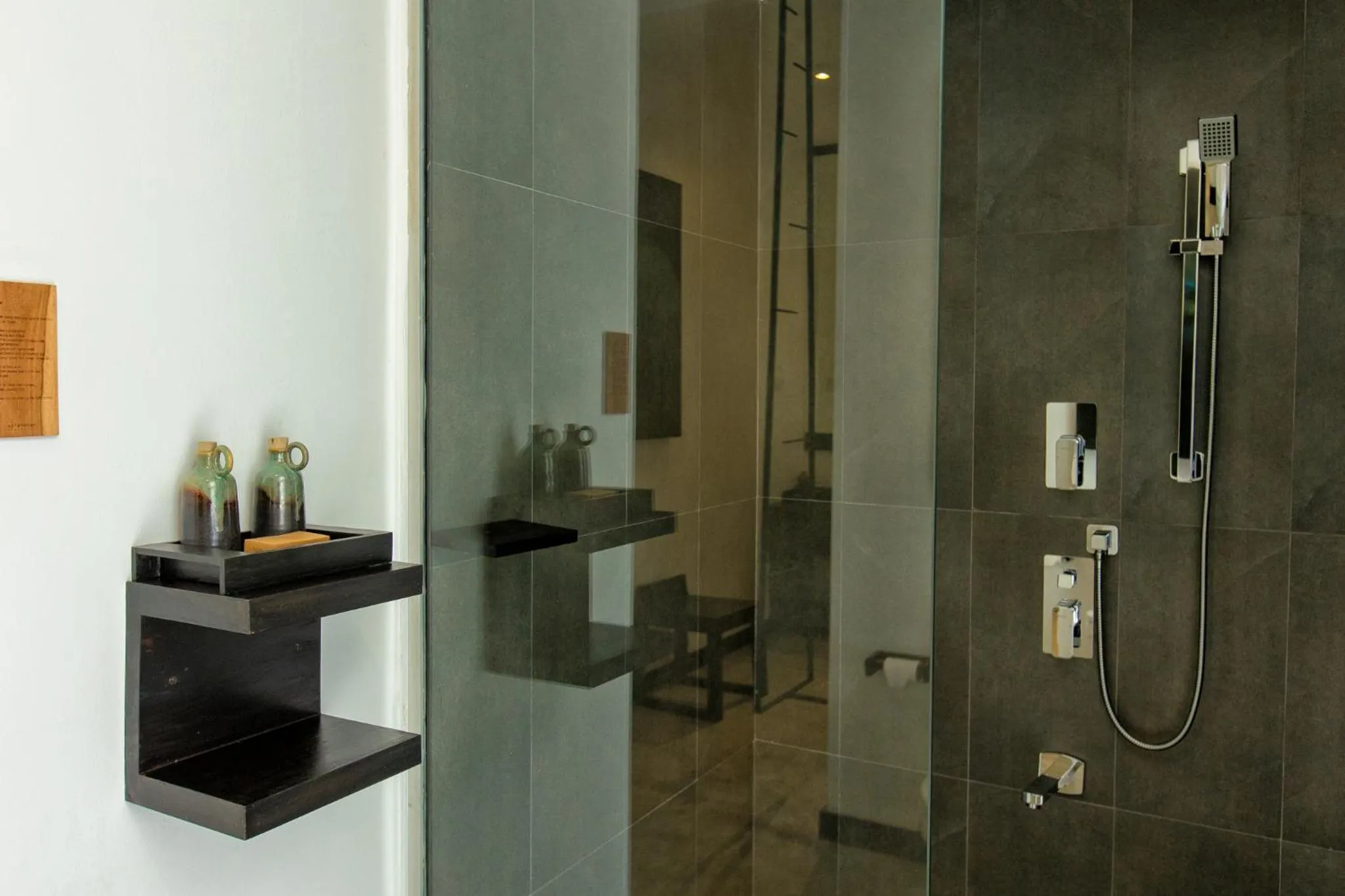 Shower in Splendour Residence