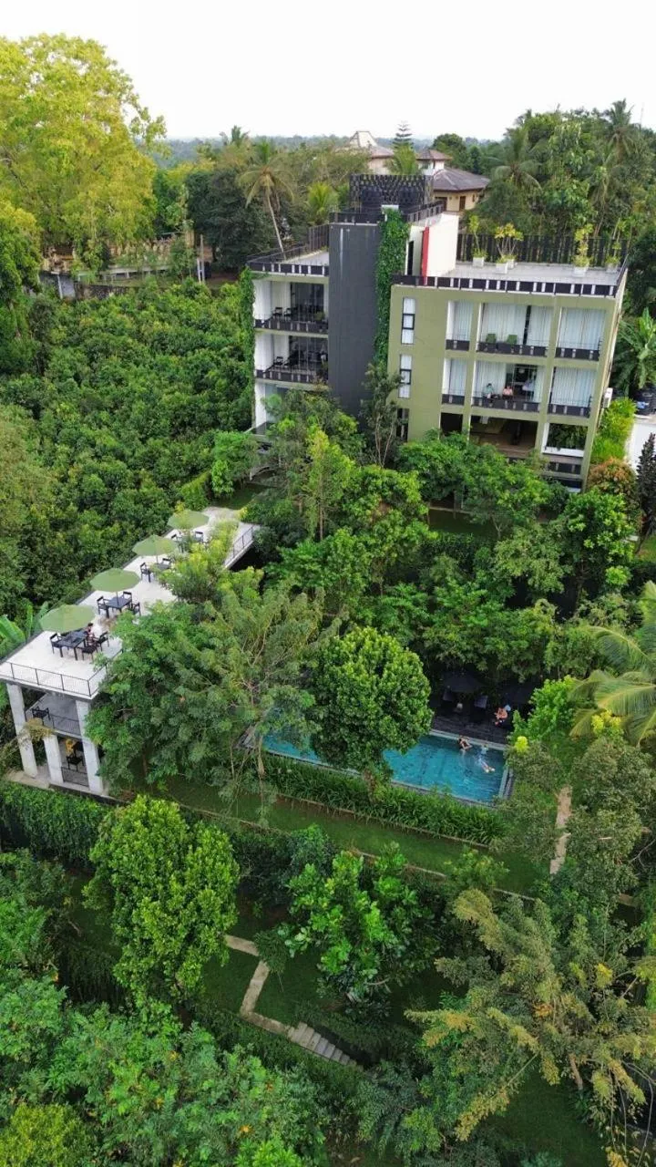 Property building in Splendour Residence