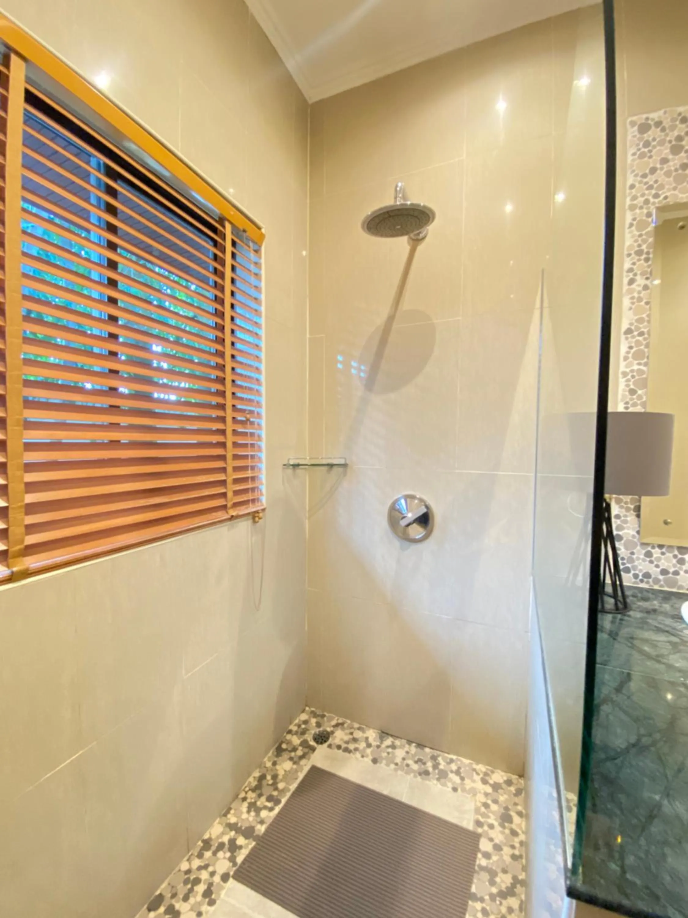 Shower in Sunny1 villa Pattaya