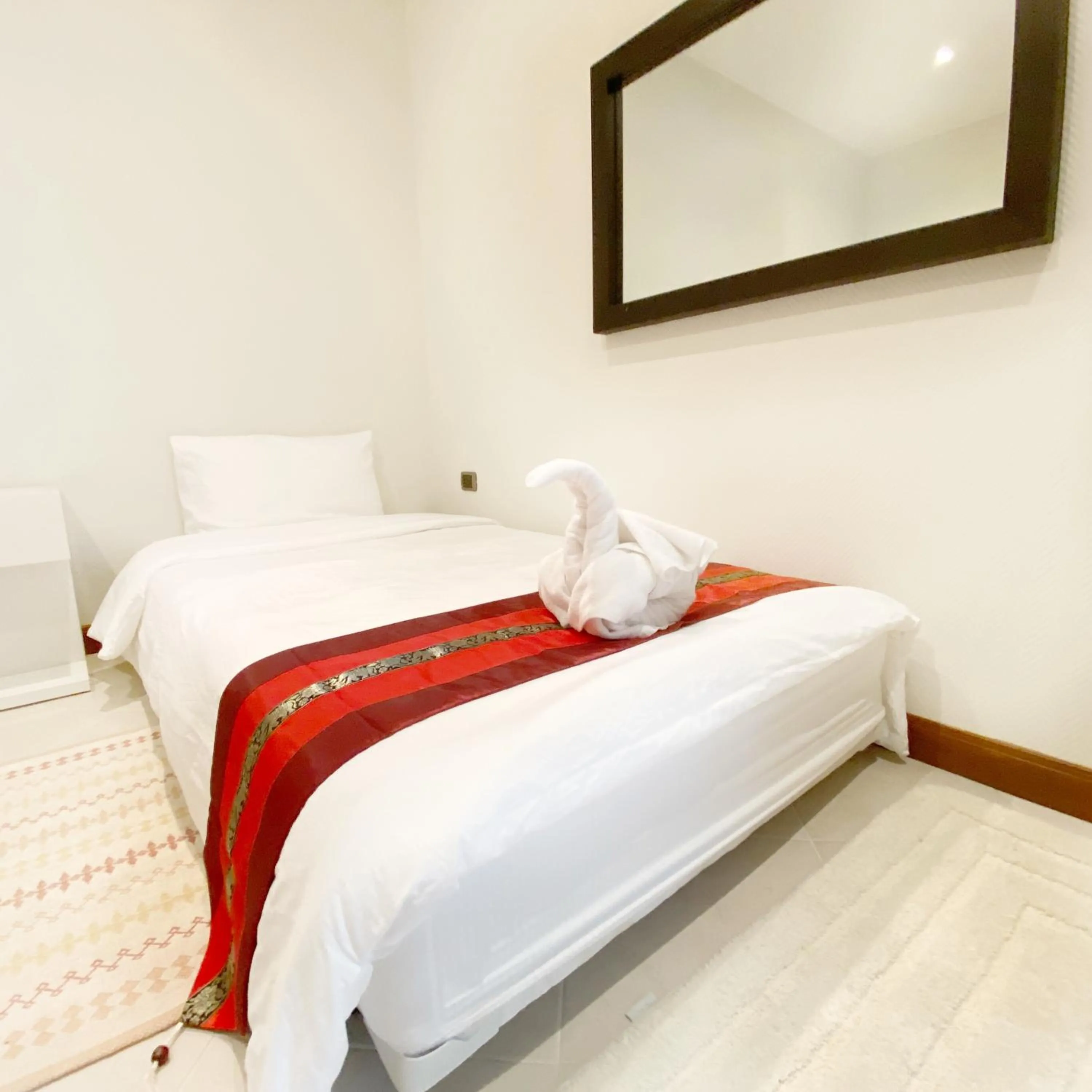 Bedroom, Bed in Sunny1 villa Pattaya