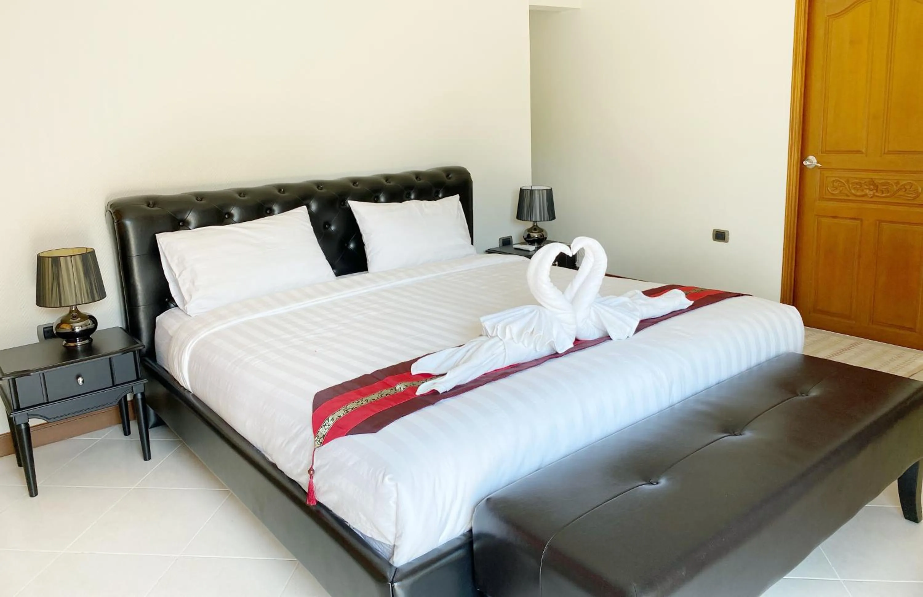 Bedroom, Bed in Sunny1 villa Pattaya