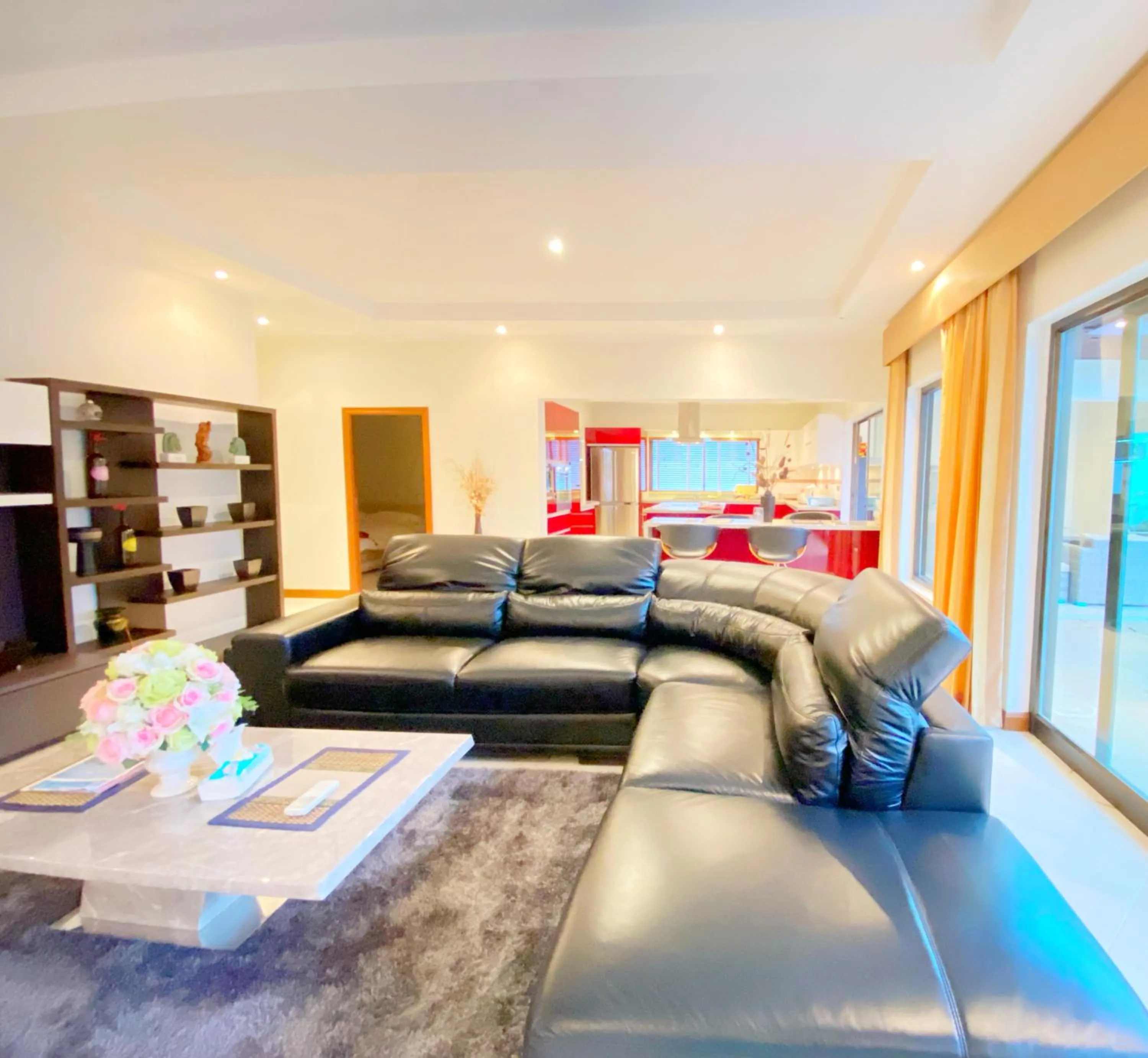 Living room, Bed in Sunny1 villa Pattaya