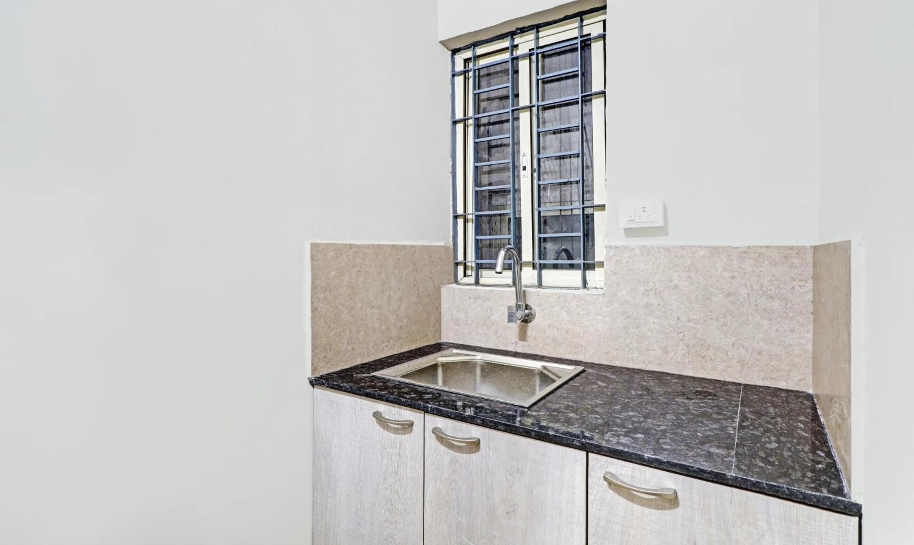 Dining area in Treebo Zion