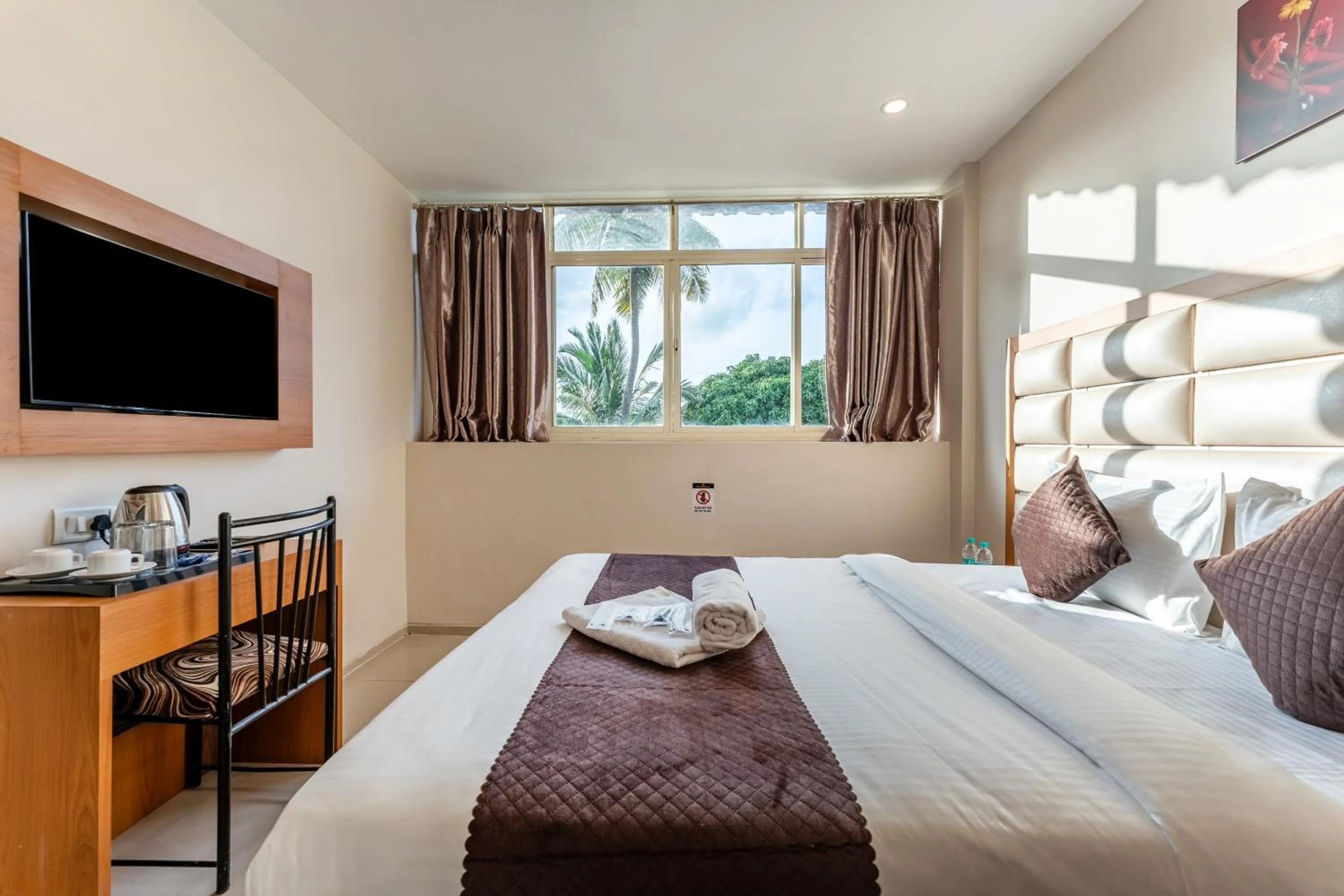 TV and multimedia, Bed in Metropolis Business Hotel