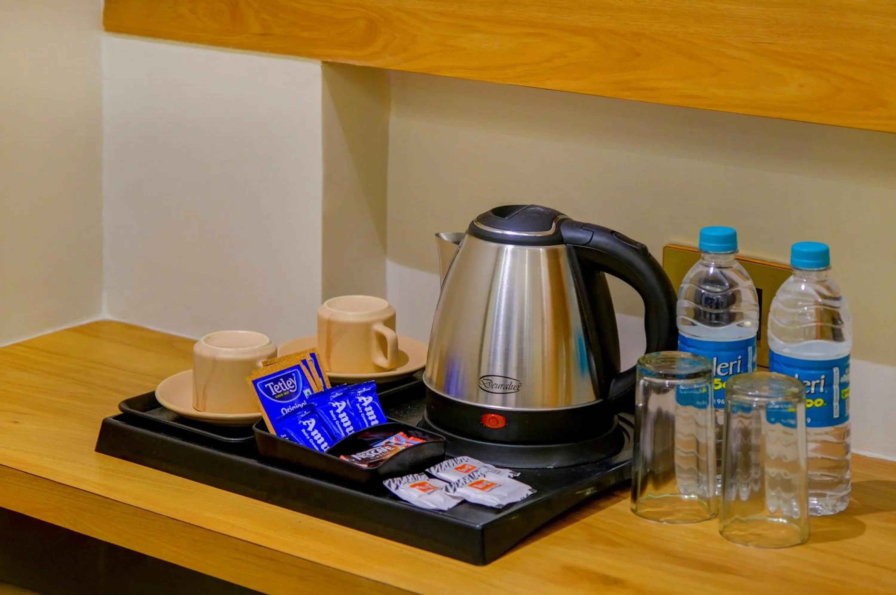 Coffee/tea facilities in Metropolis Business Hotel