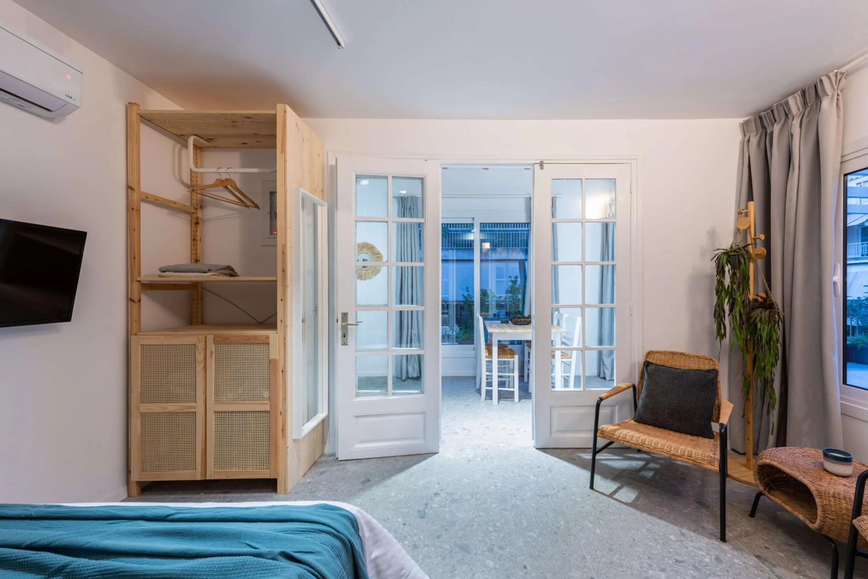 Communal lounge/ TV room in Modita Boutique Apartments