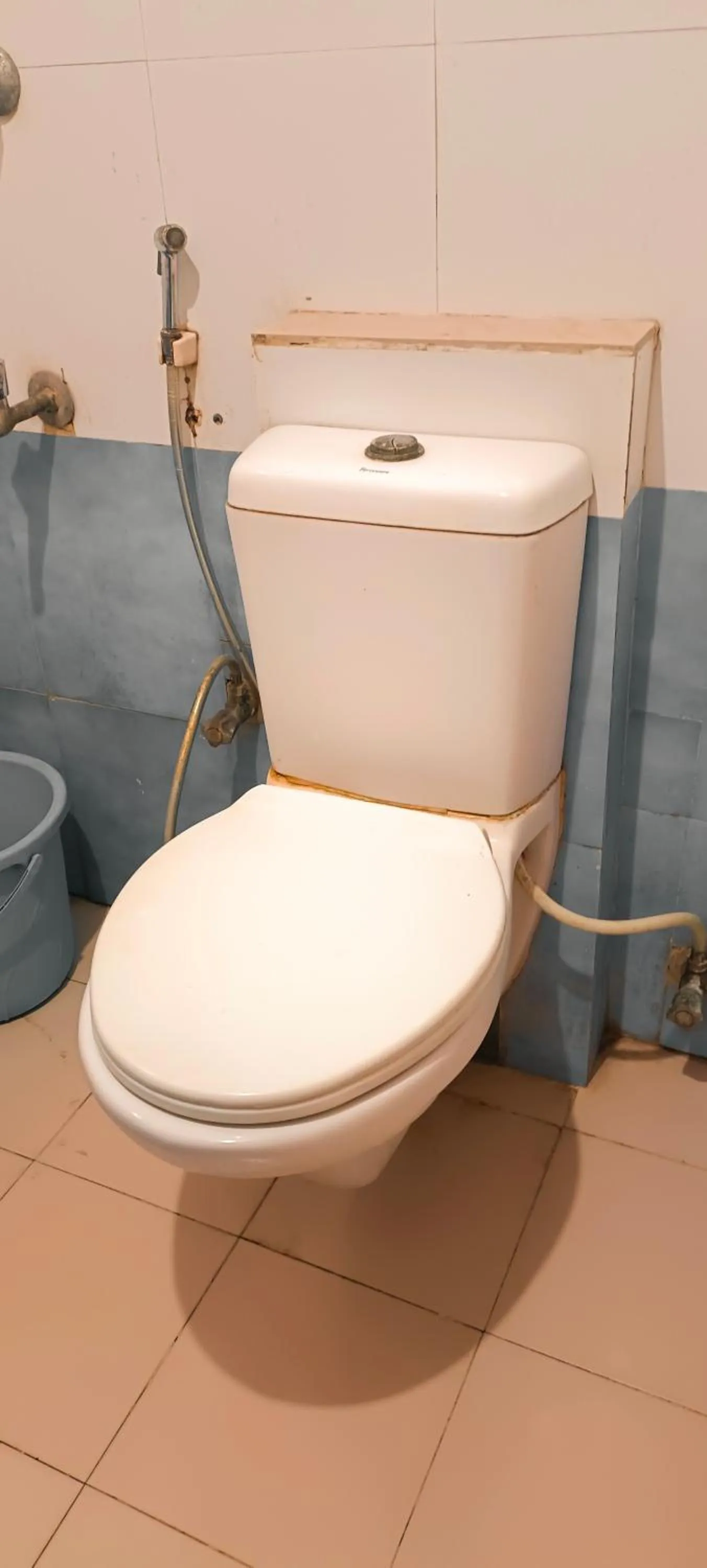 Toilet in CENTRAL GATE