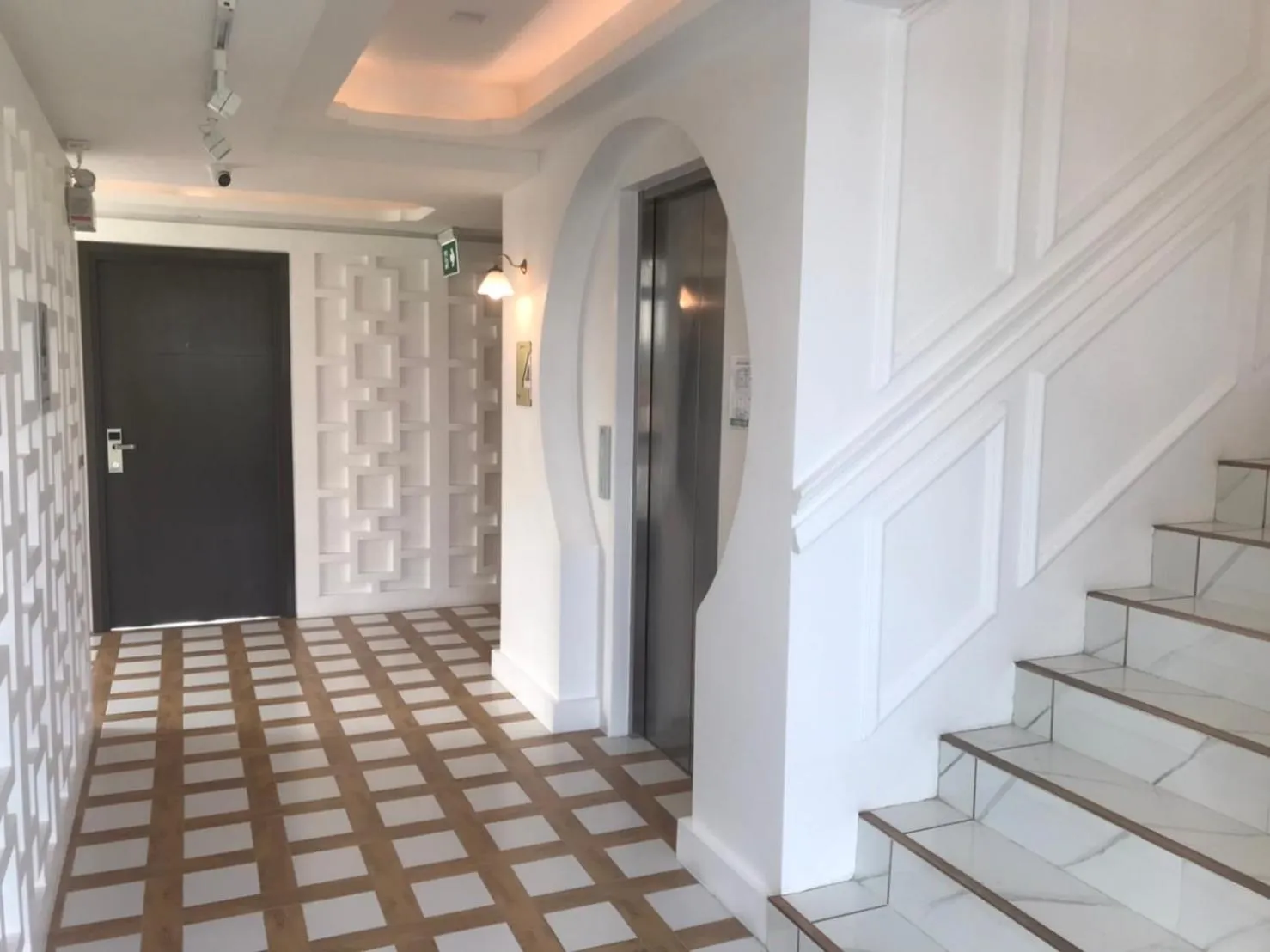 elevator in Wiang Ville Boutique Hotel