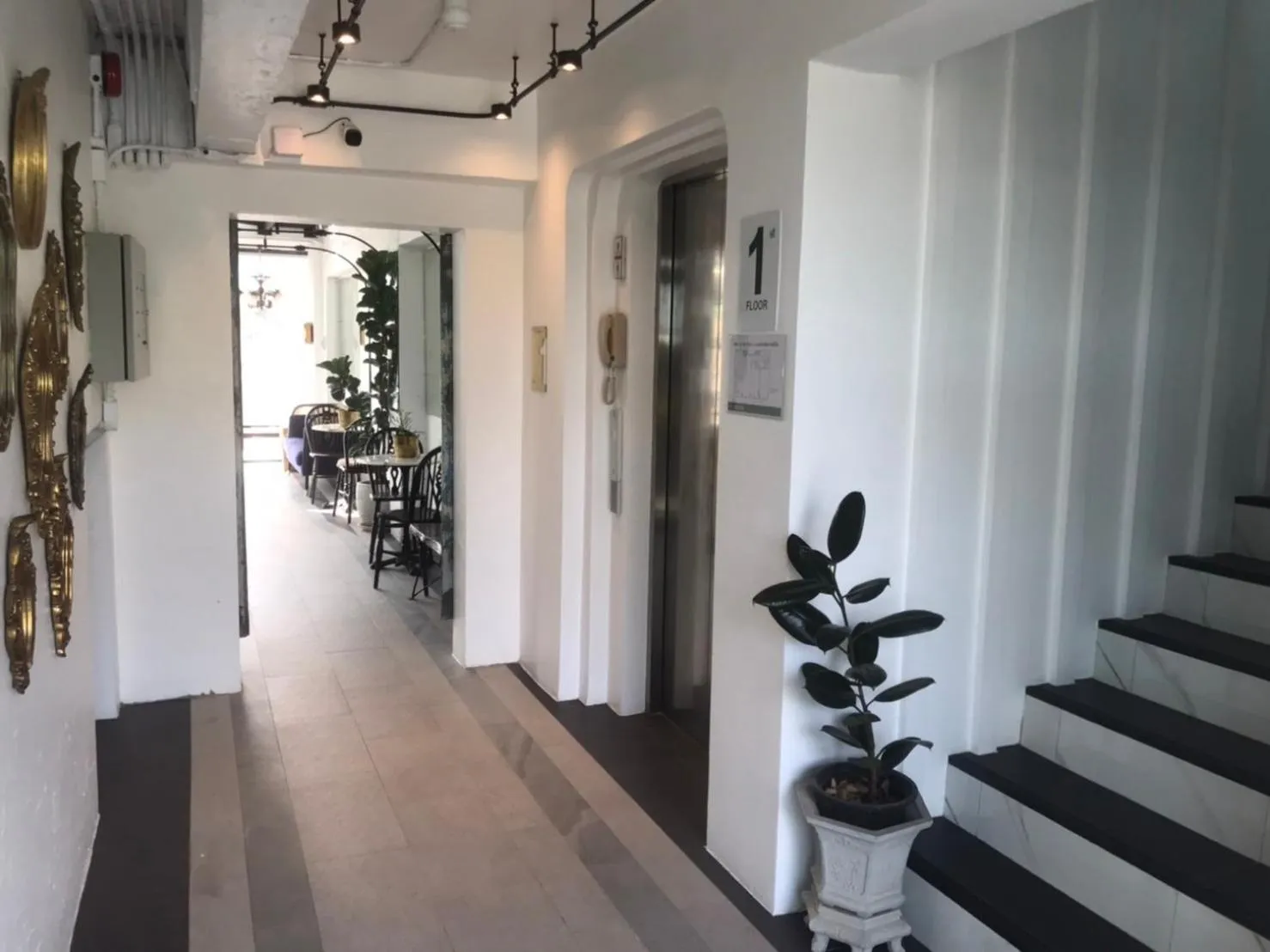 elevator in Wiang Ville Boutique Hotel