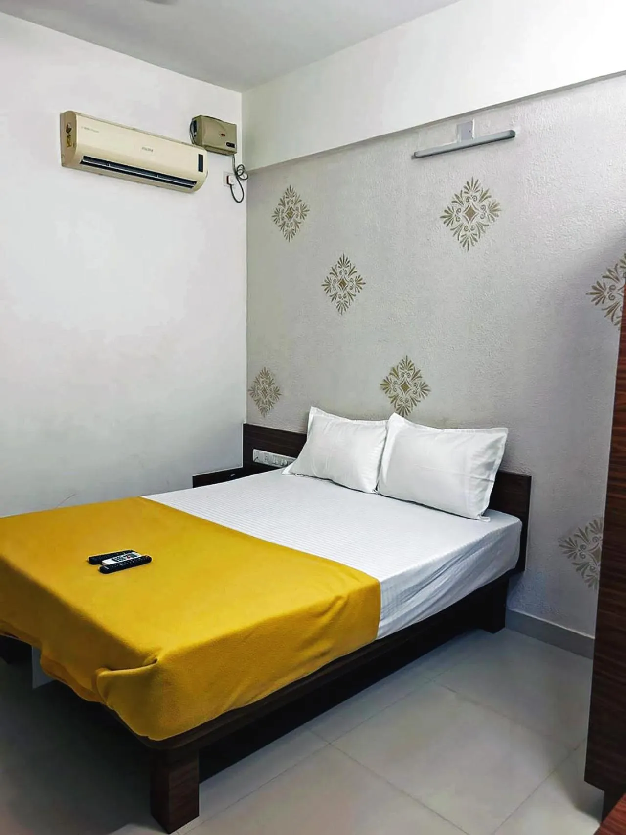 Bedroom in Hotel Radha
