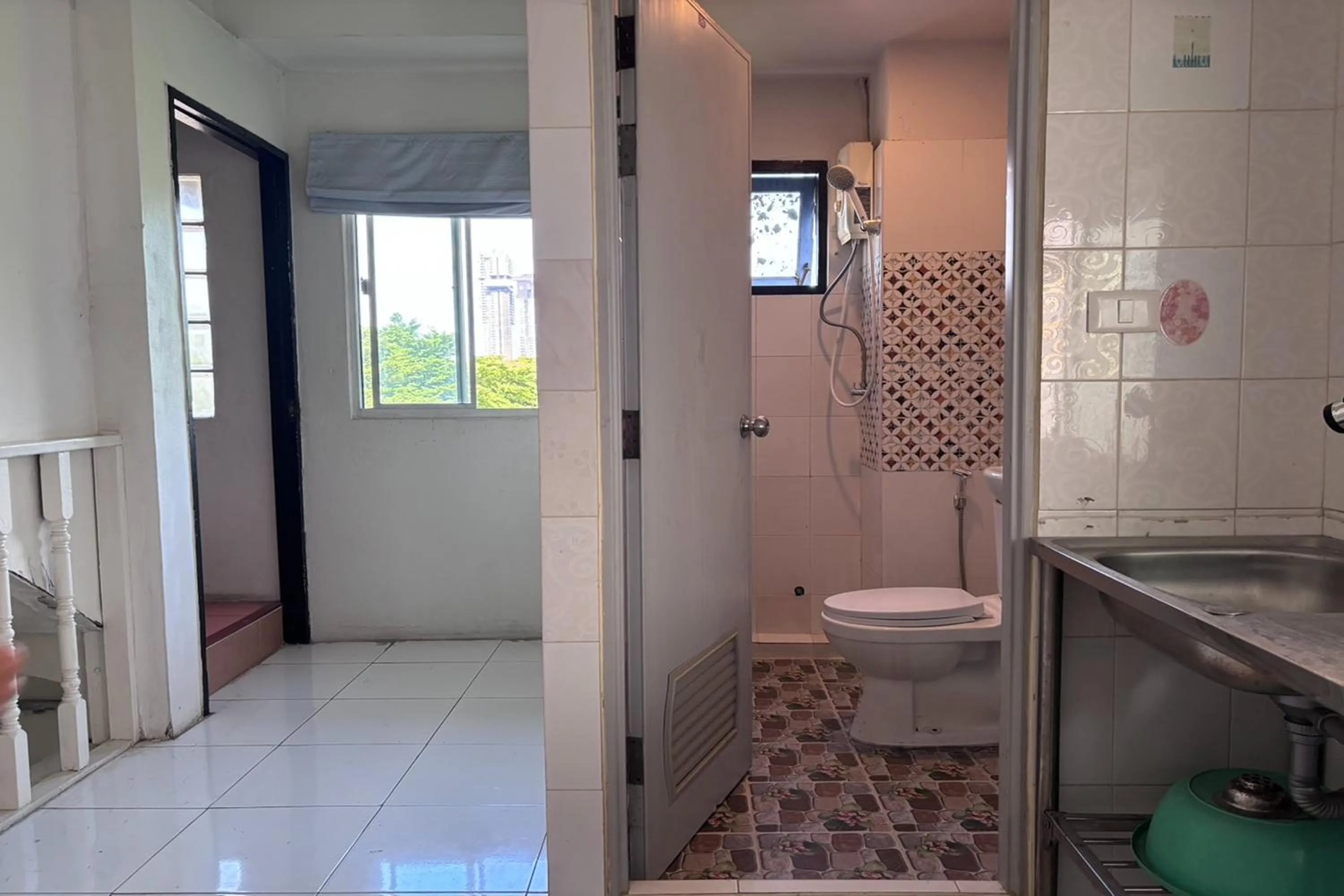 Bathroom in Rama 3 Sunrise Hostel