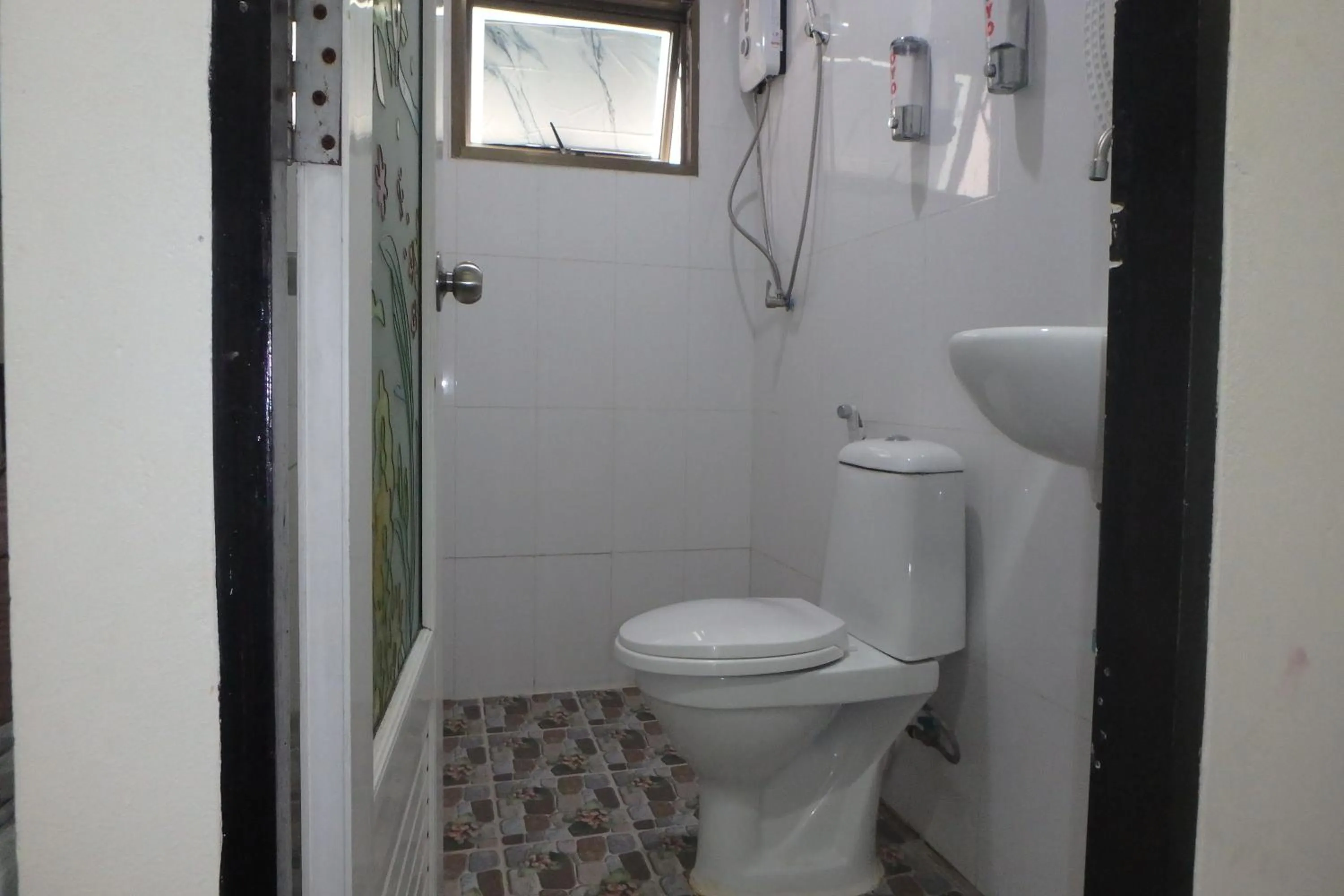 Shower in Rama 3 Sunrise Hostel