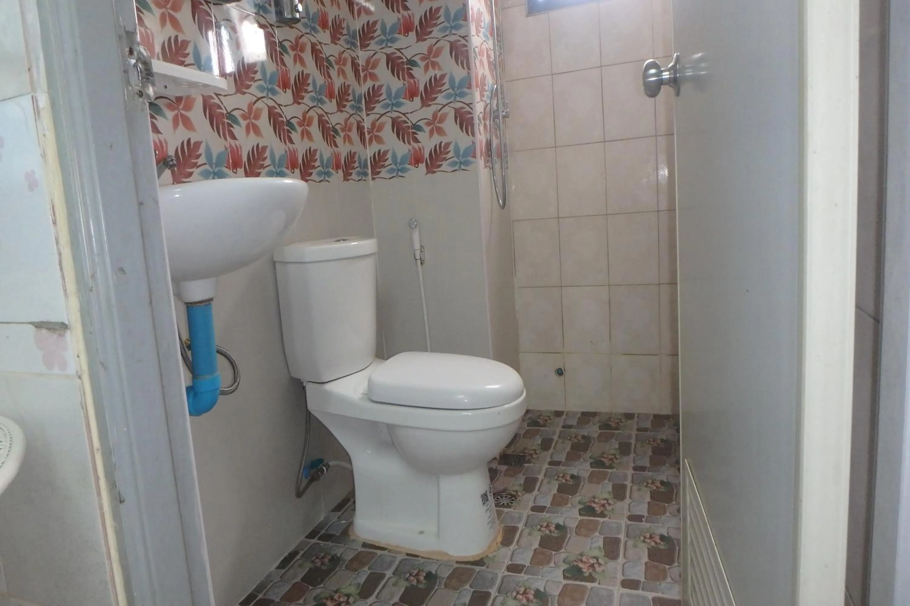 Bathroom in Rama 3 Sunrise Hostel