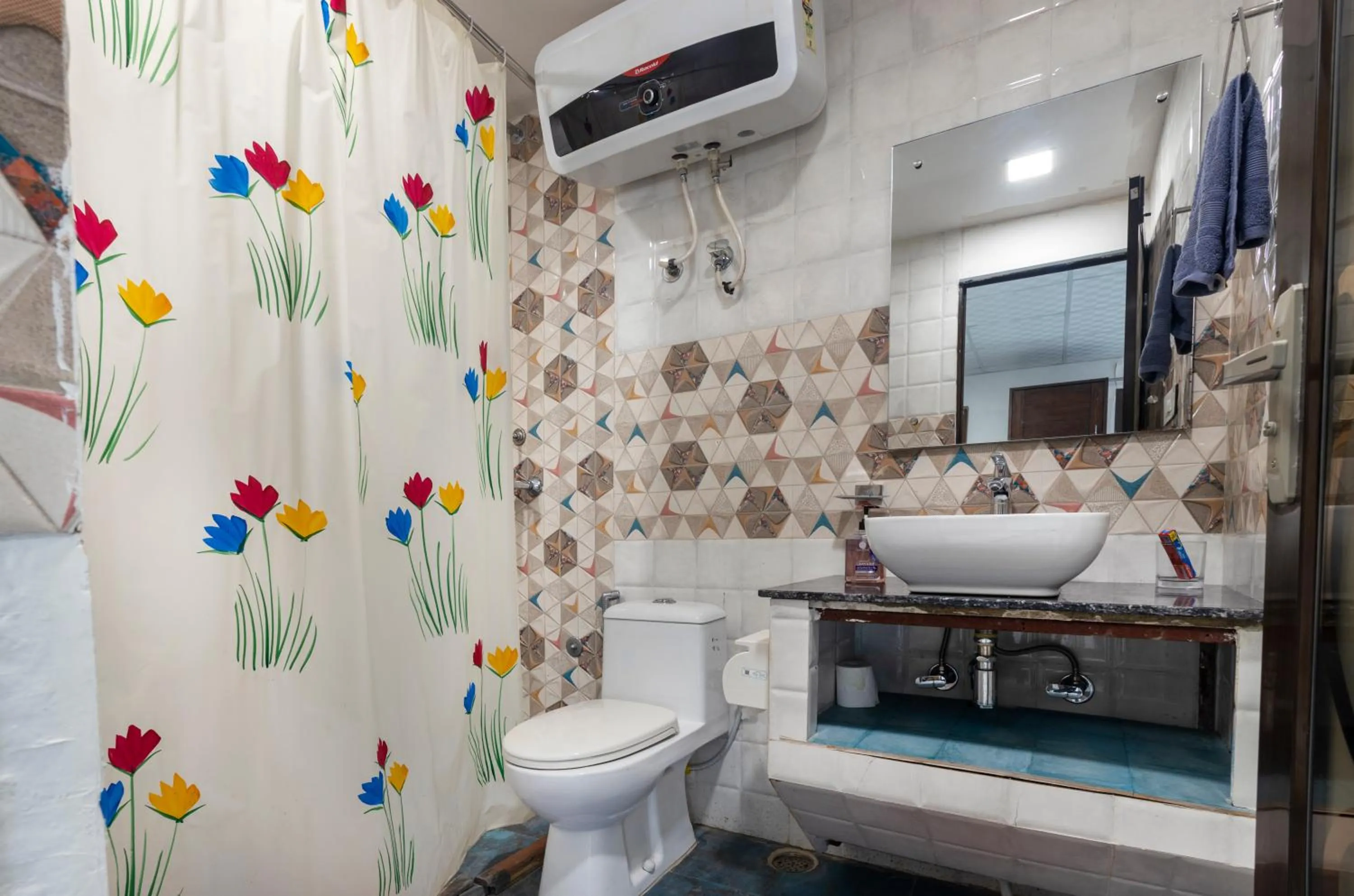 Shower in InnBox Farmstay - Rajpura Punjab