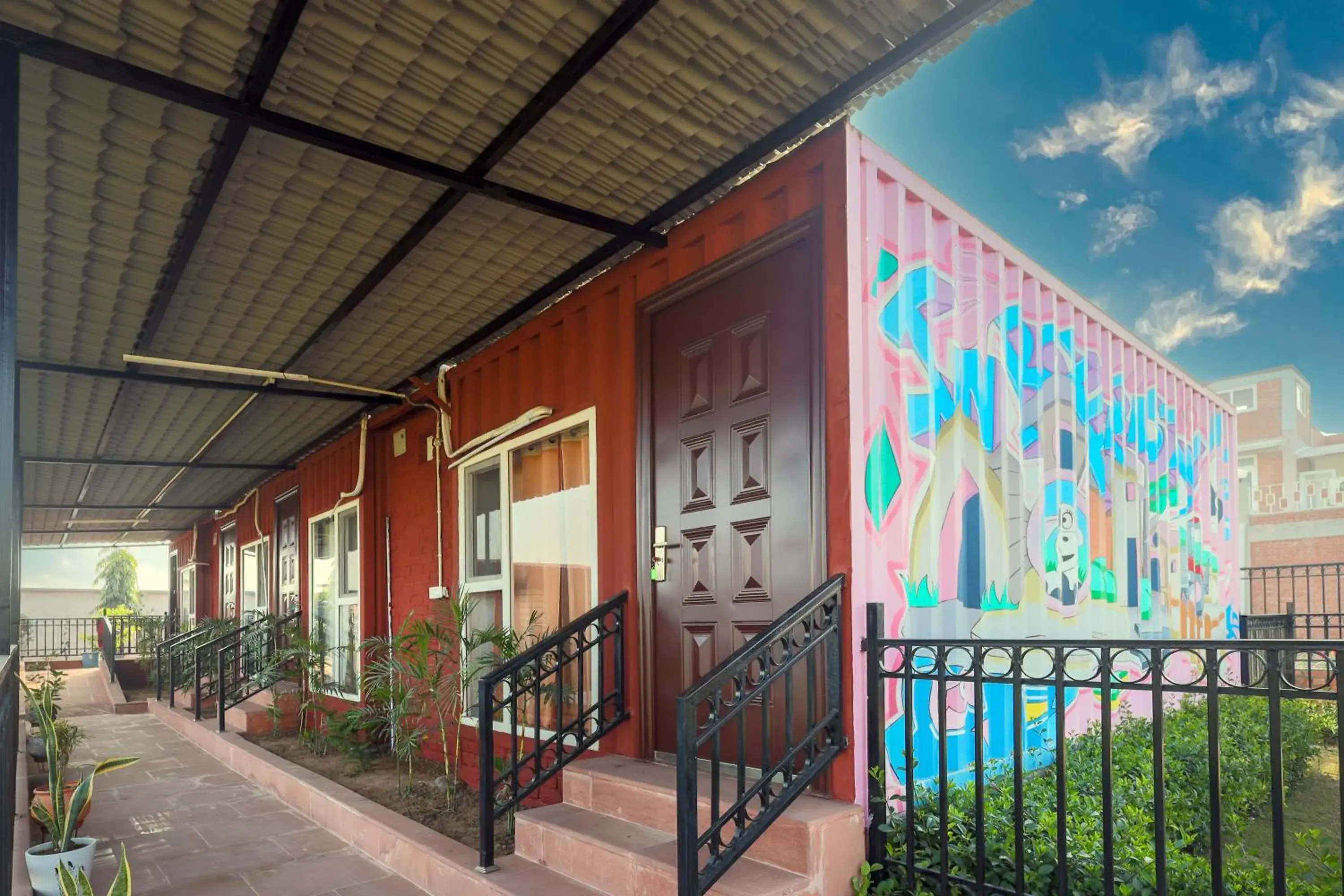 Deluxe Queen Room in InnBox Farmstay - Rajpura Punjab Deluxe Queen Room in InnBox Farmstay - Rajpura Punjab