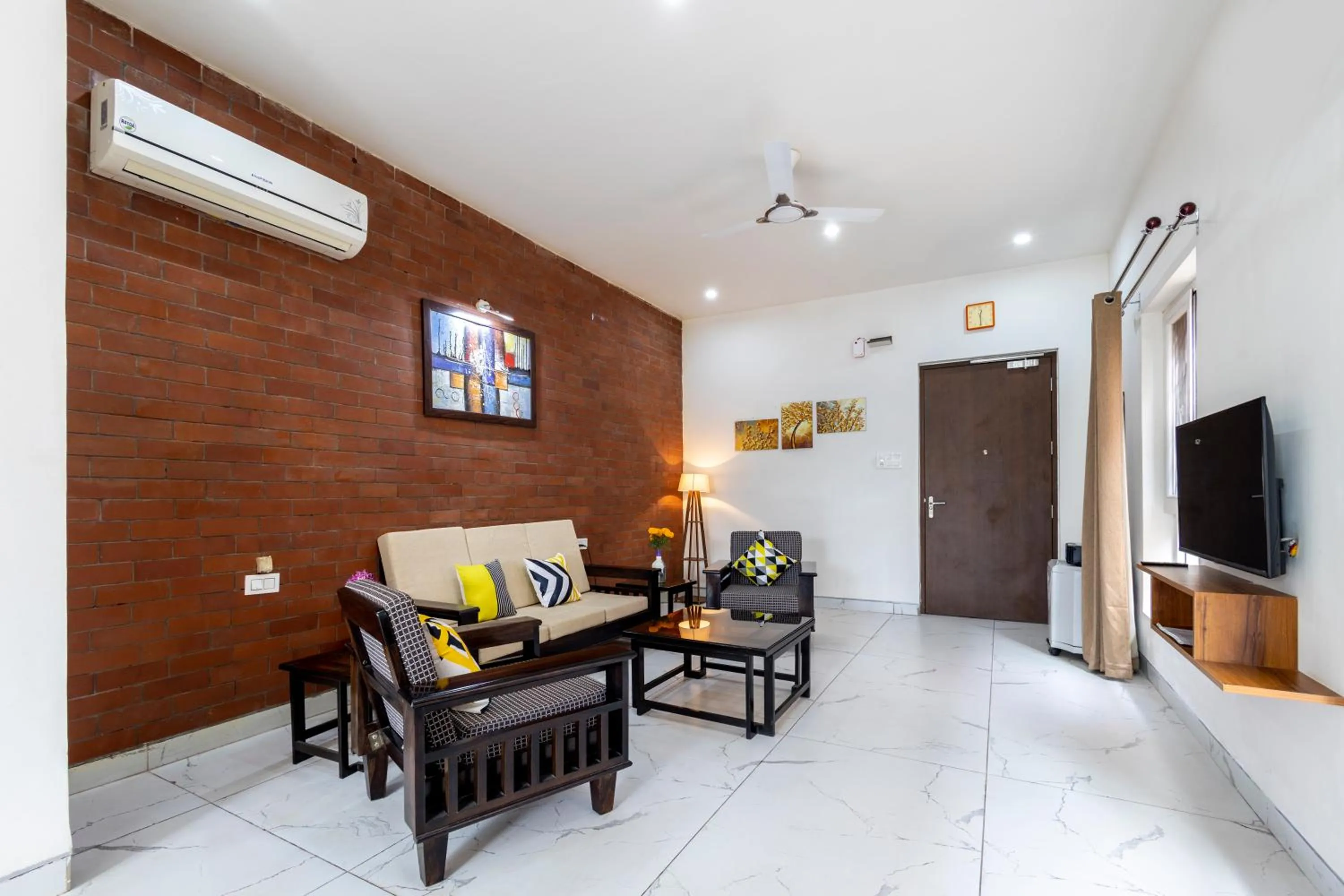 TV and multimedia in InnBox Farmstay - Rajpura Punjab