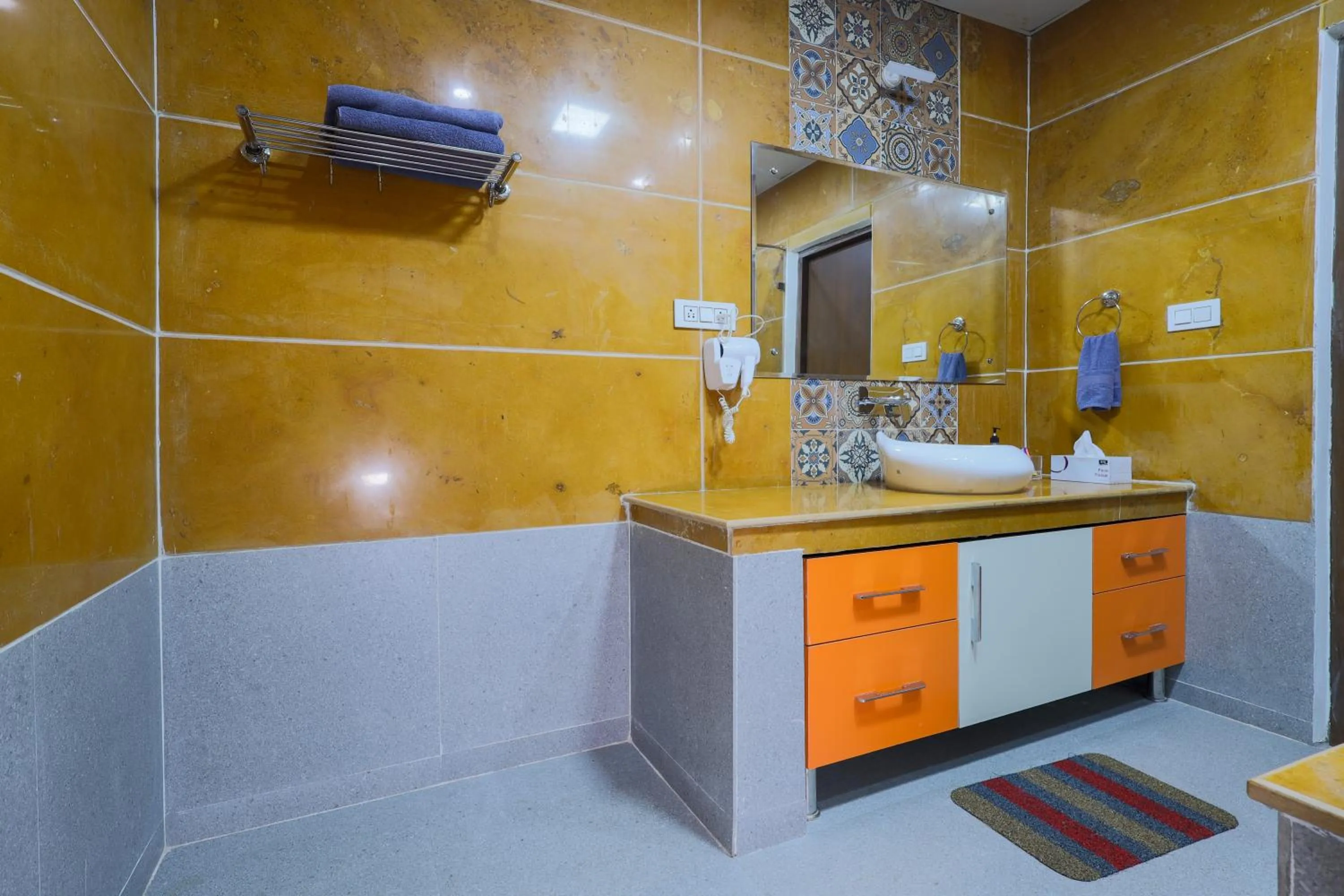 Shower in InnBox Farmstay - Rajpura Punjab