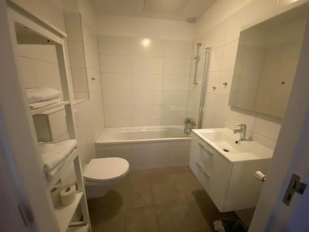 Shower in Hotel La Noire - Delft City Centre