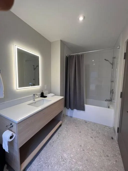 Bathroom in Studio with king bed, sofa bed and terrace Mont-Tremblant
