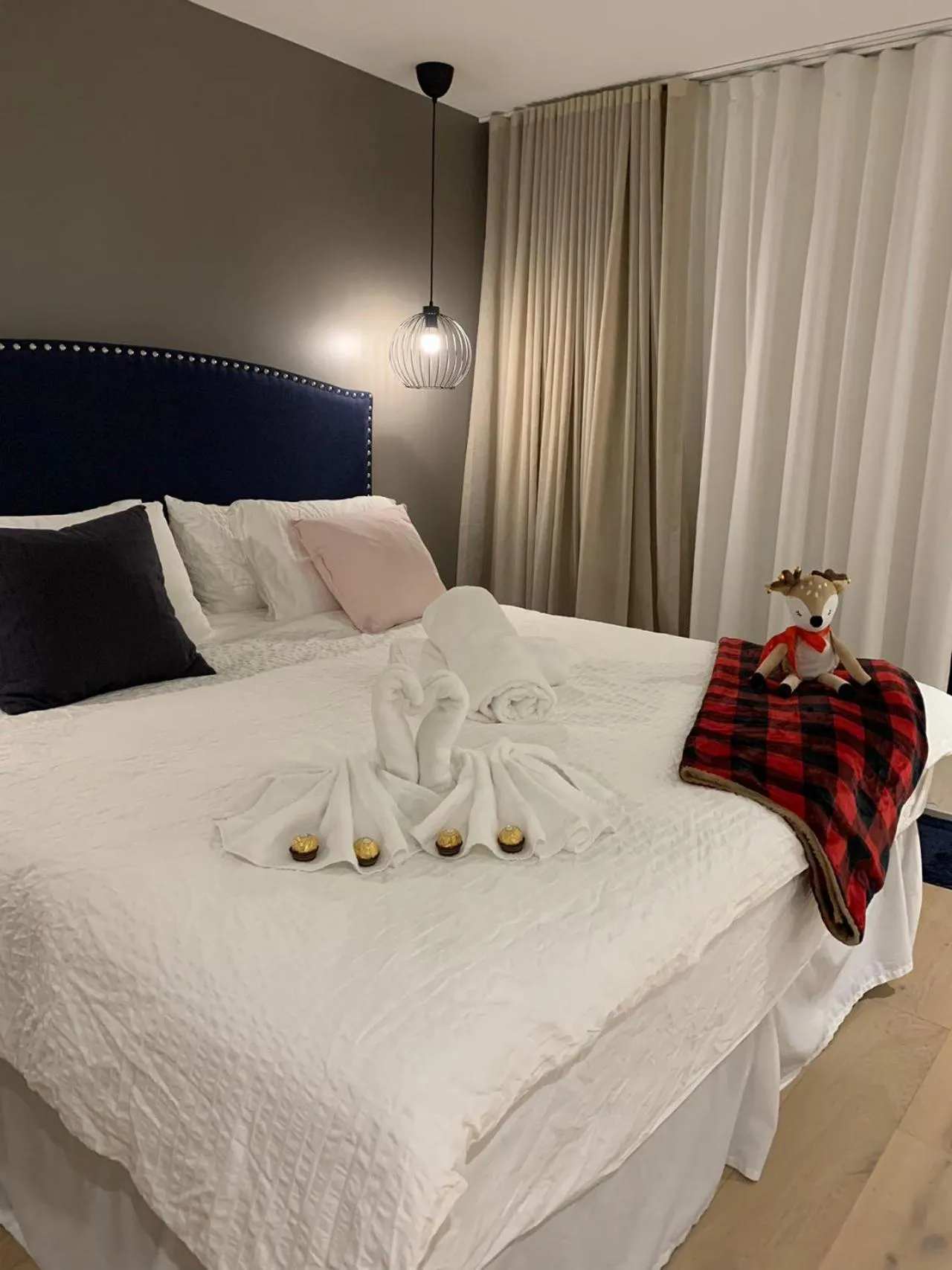 Bedroom, Bed in Studio with king bed, sofa bed and terrace Mont-Tremblant