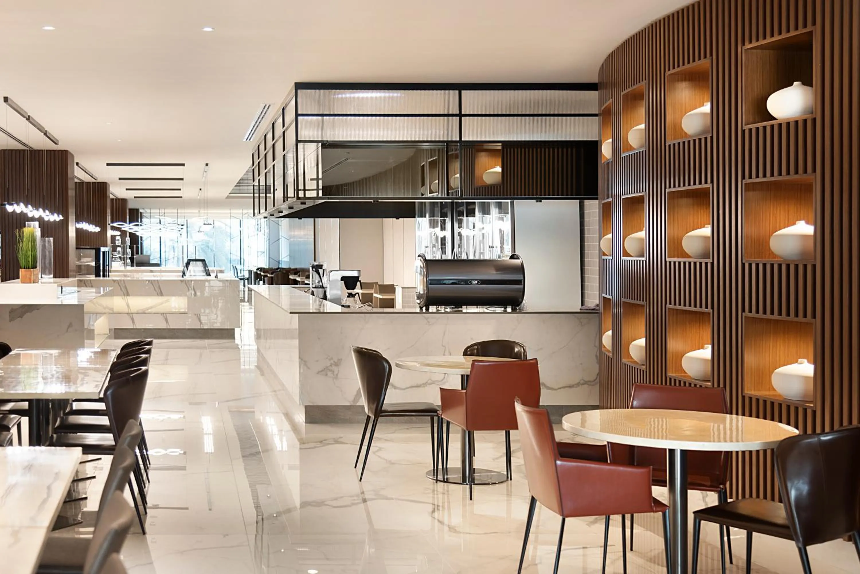 Restaurant/places to eat in Asiana Grand Hotel