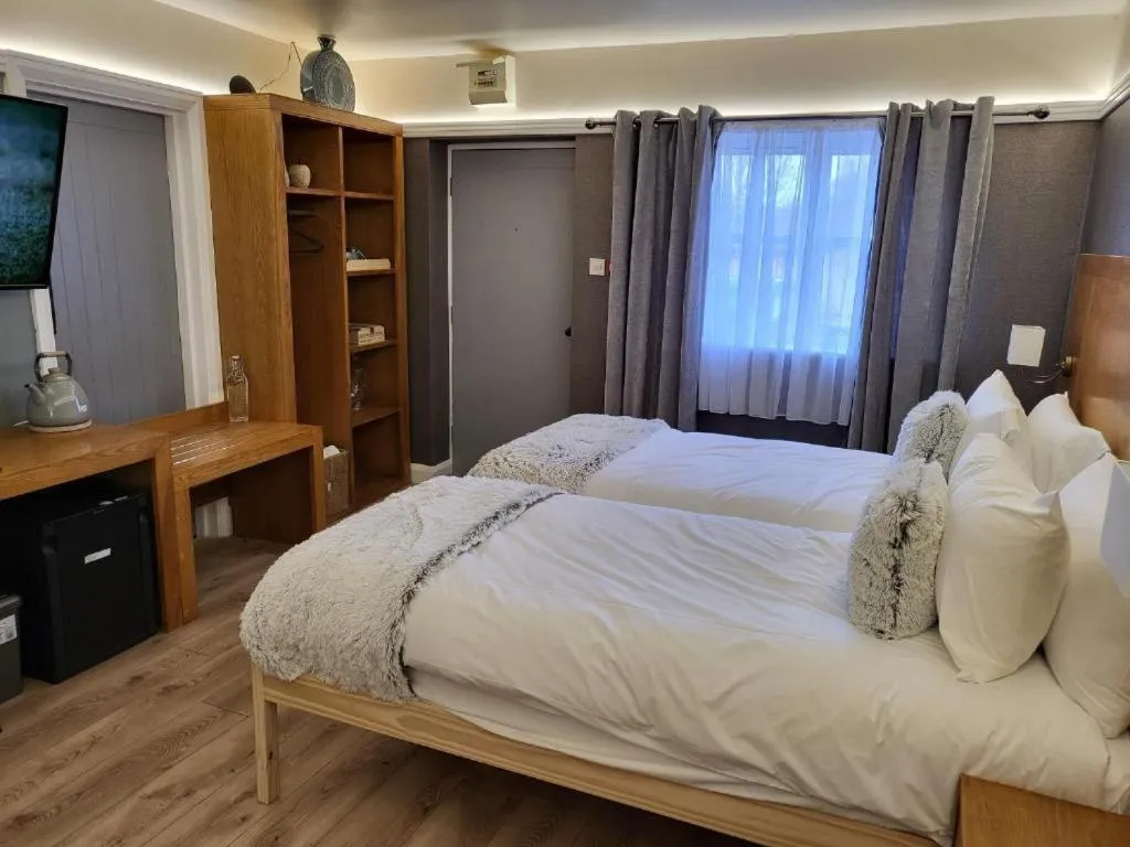 Bathroom, Bed in Three Horseshoes, Bubbenhall