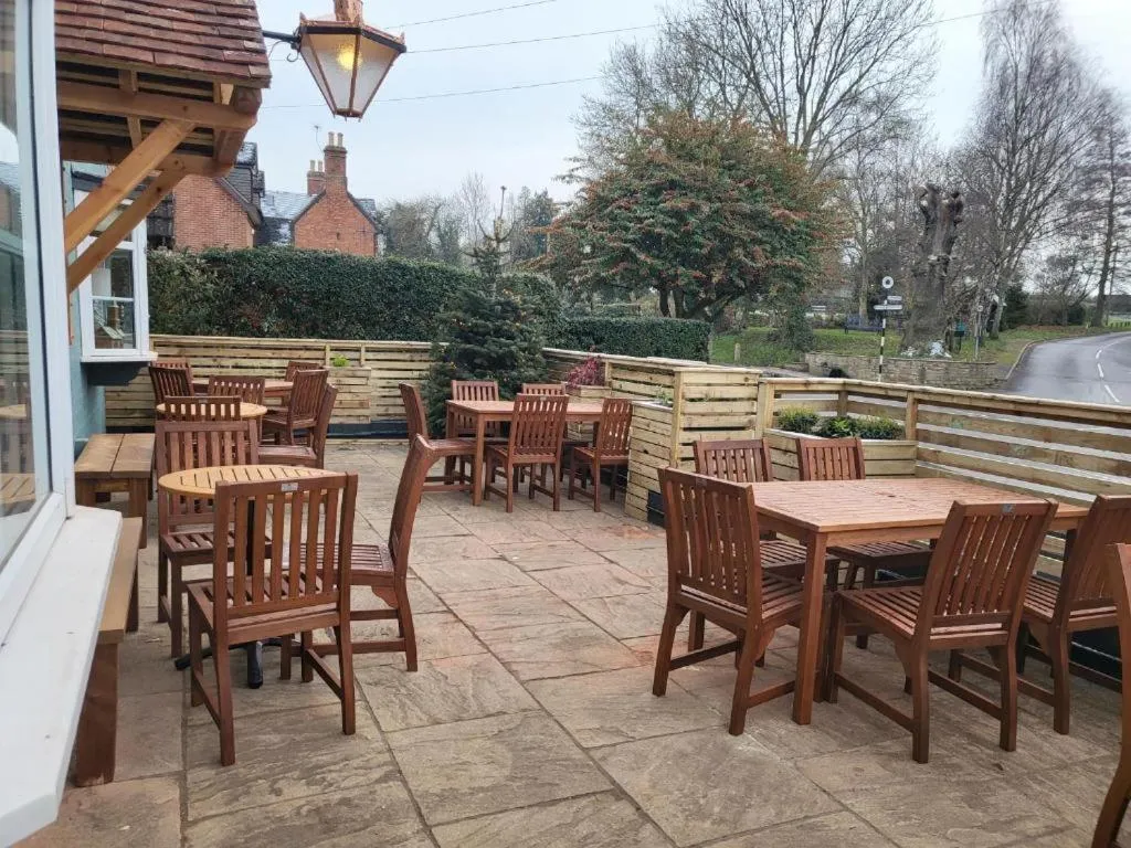 Patio in Three Horseshoes, Bubbenhall