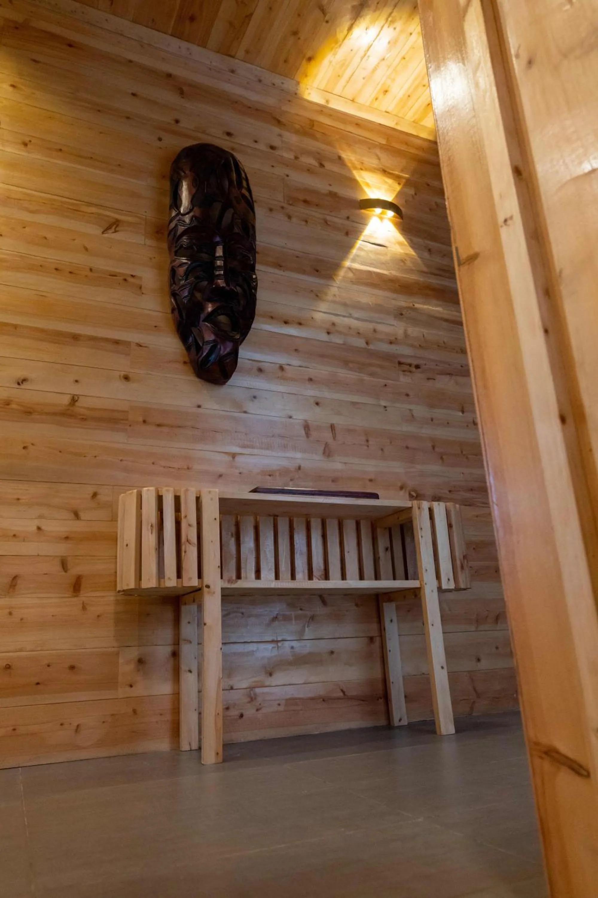 Decorative detail in Umutuzo Lodge Kivu Lake