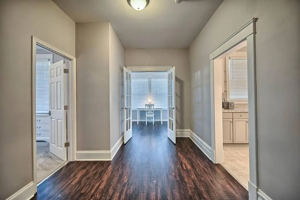 Suites on Seneca - Lovely 2 Bed 1 Bath Apartment