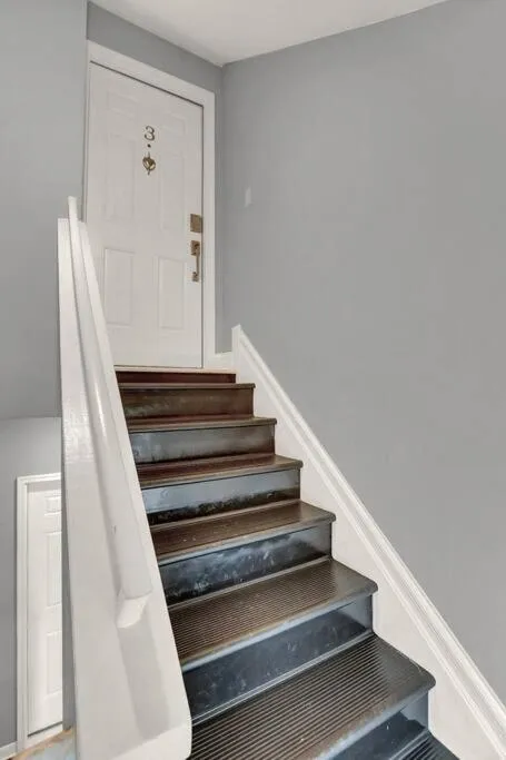 Suites on Seneca - Gorgeous One Bedroom Apartment