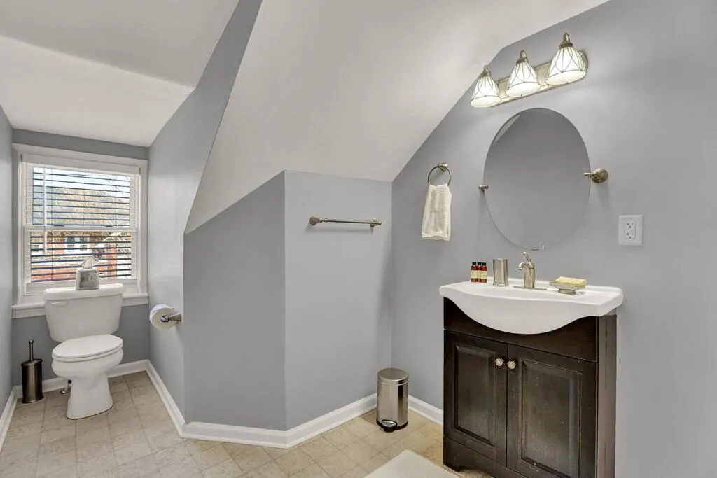 Suites on Seneca - Gorgeous One Bedroom Apartment