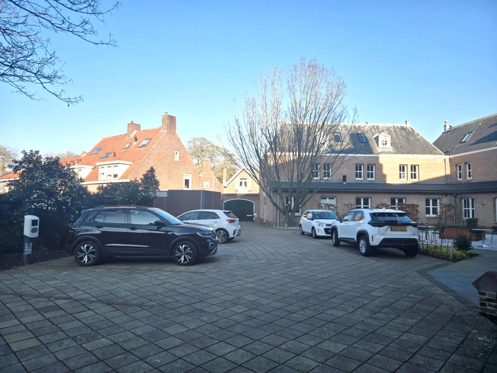 Parking in Hotel St Joris I Kloeg Collection