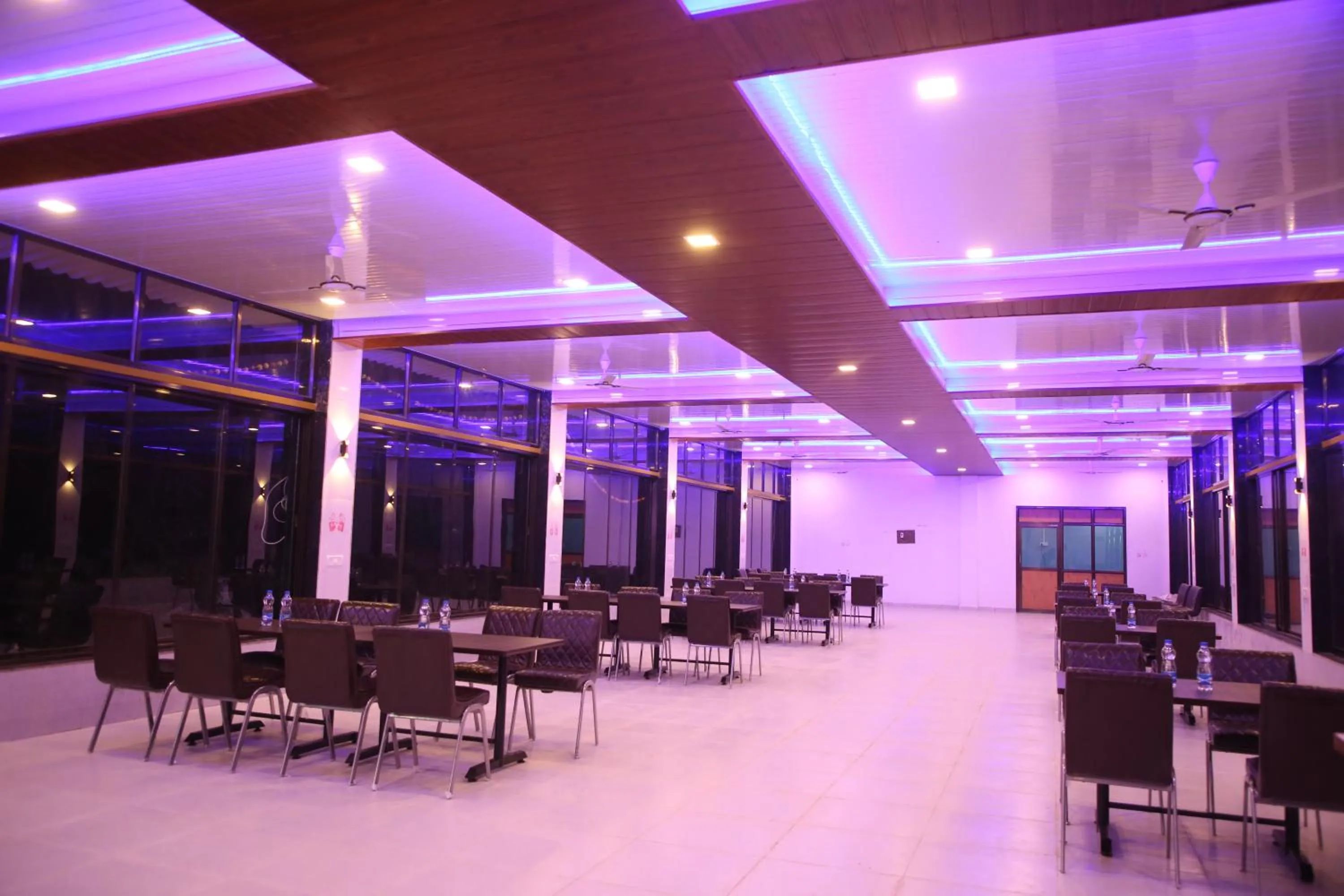 Restaurant/places to eat in Ashoka Lawns and Resort