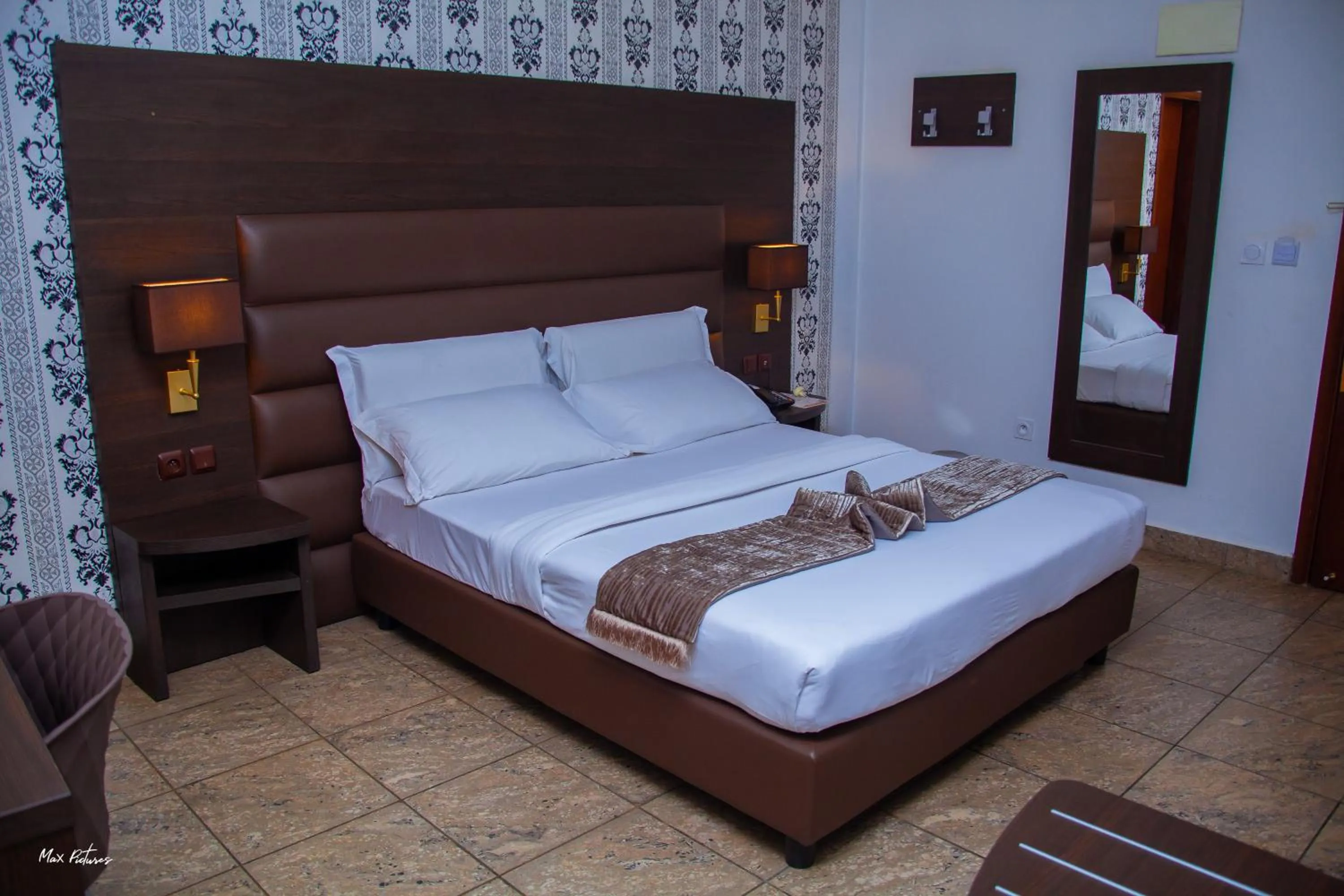 Photo of the whole room in New Heaven Hôtel