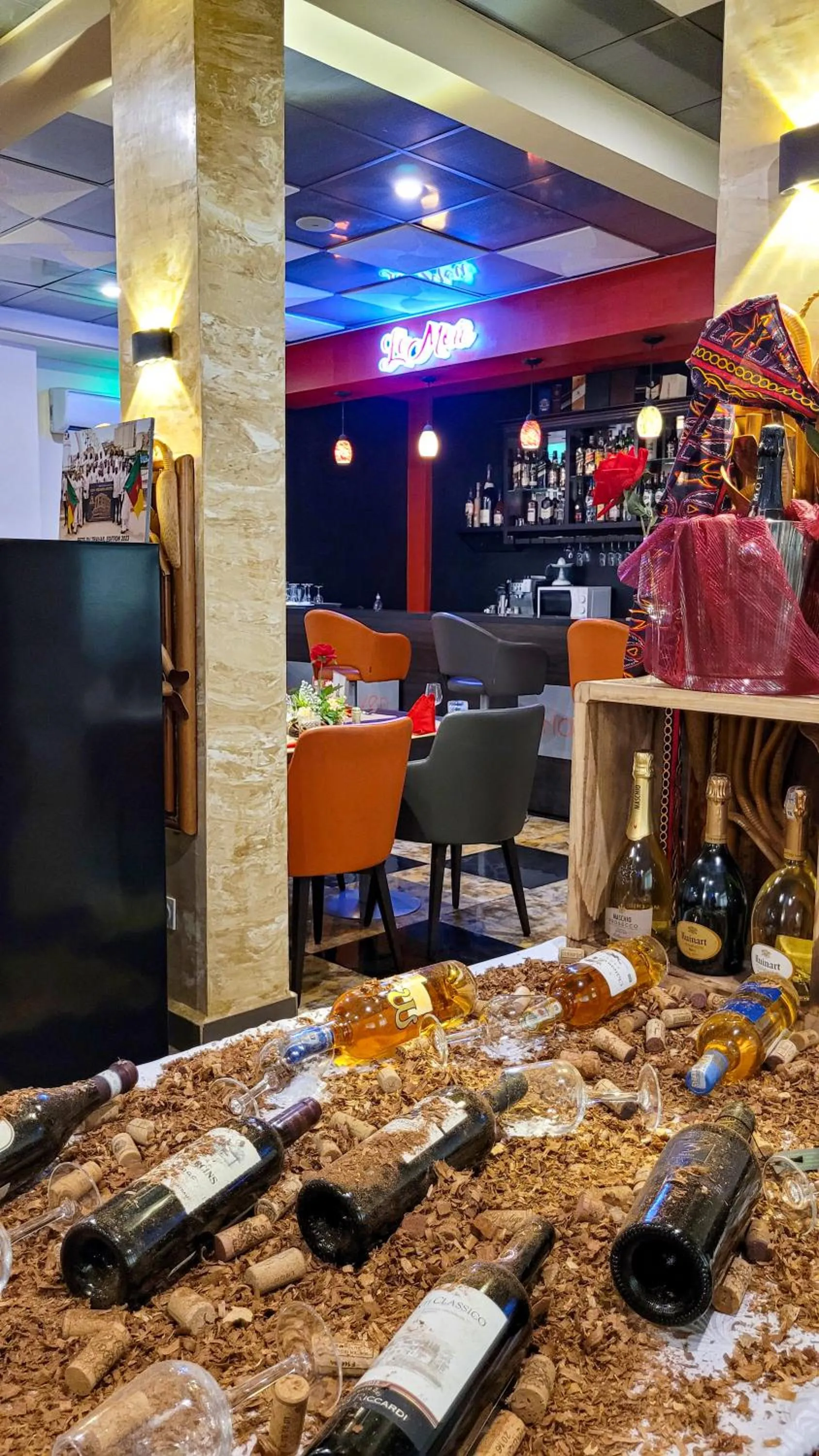 Restaurant/places to eat in New Heaven Hôtel