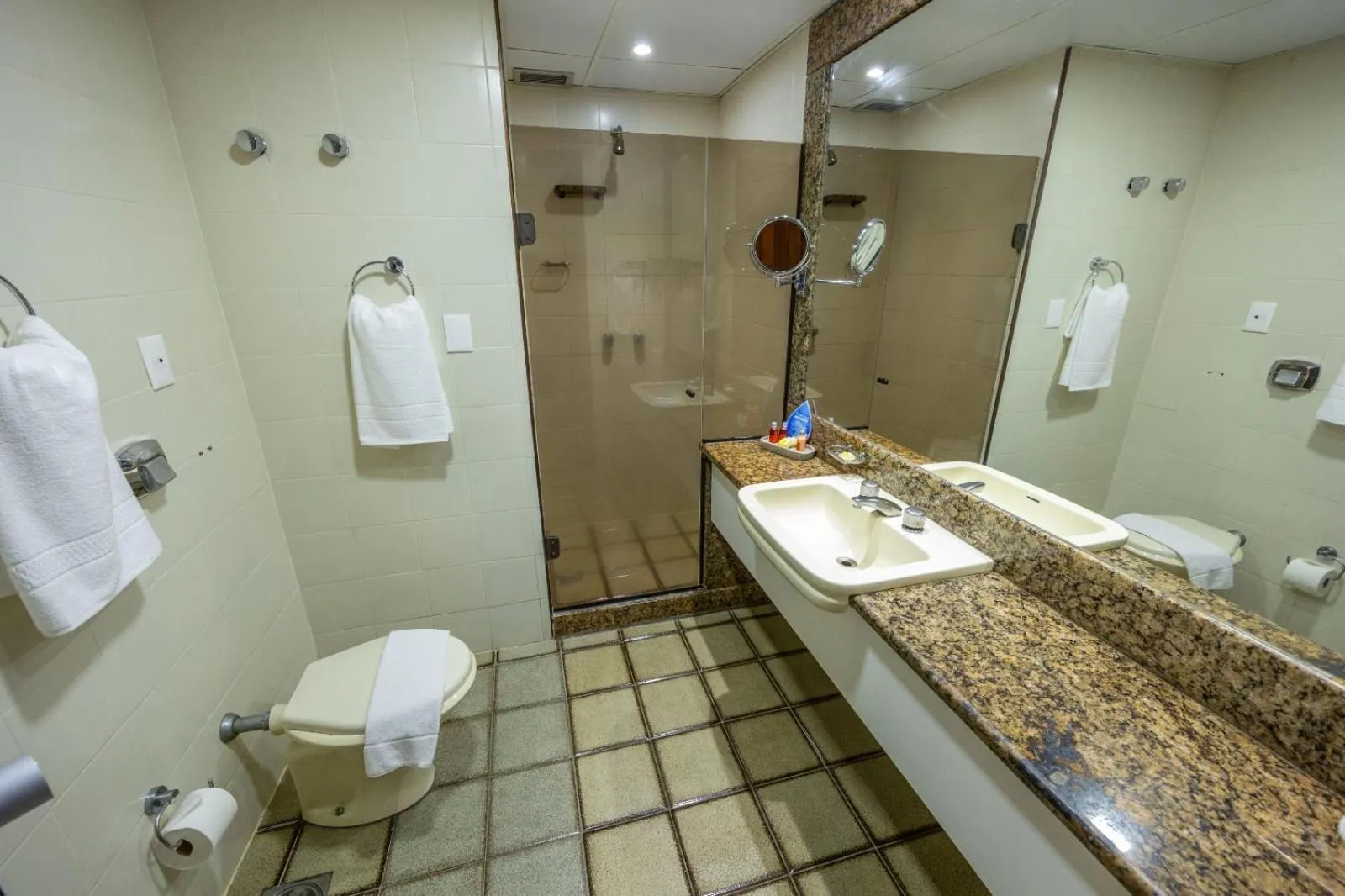 Shower in Fiesta Bahia Hotel