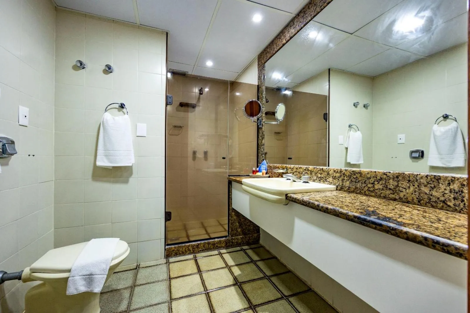 Shower in Fiesta Bahia Hotel