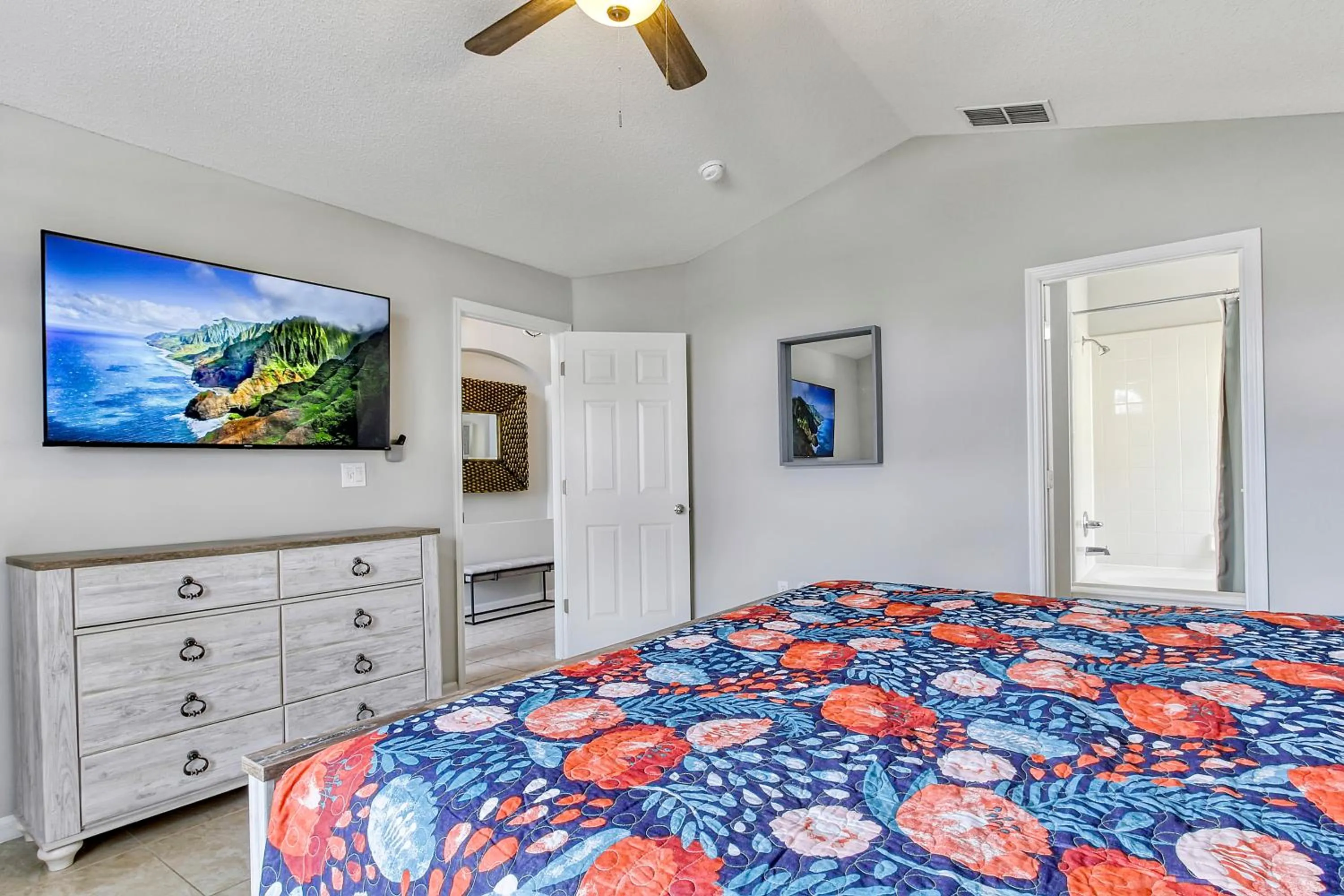 Bed in Star Lake Oasis - 4 bed family pool home