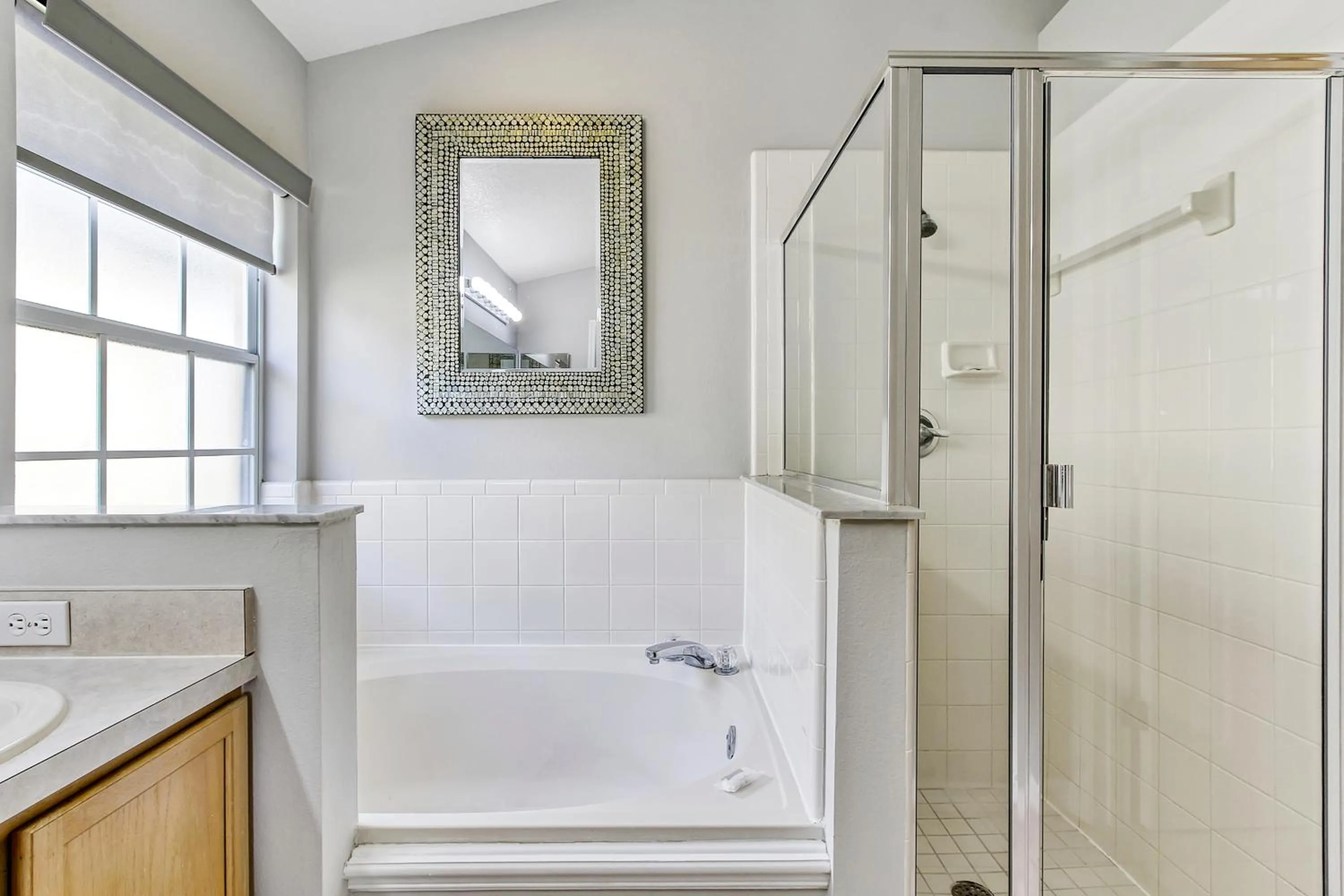 Bathroom in Star Lake Oasis - 4 bed family pool home