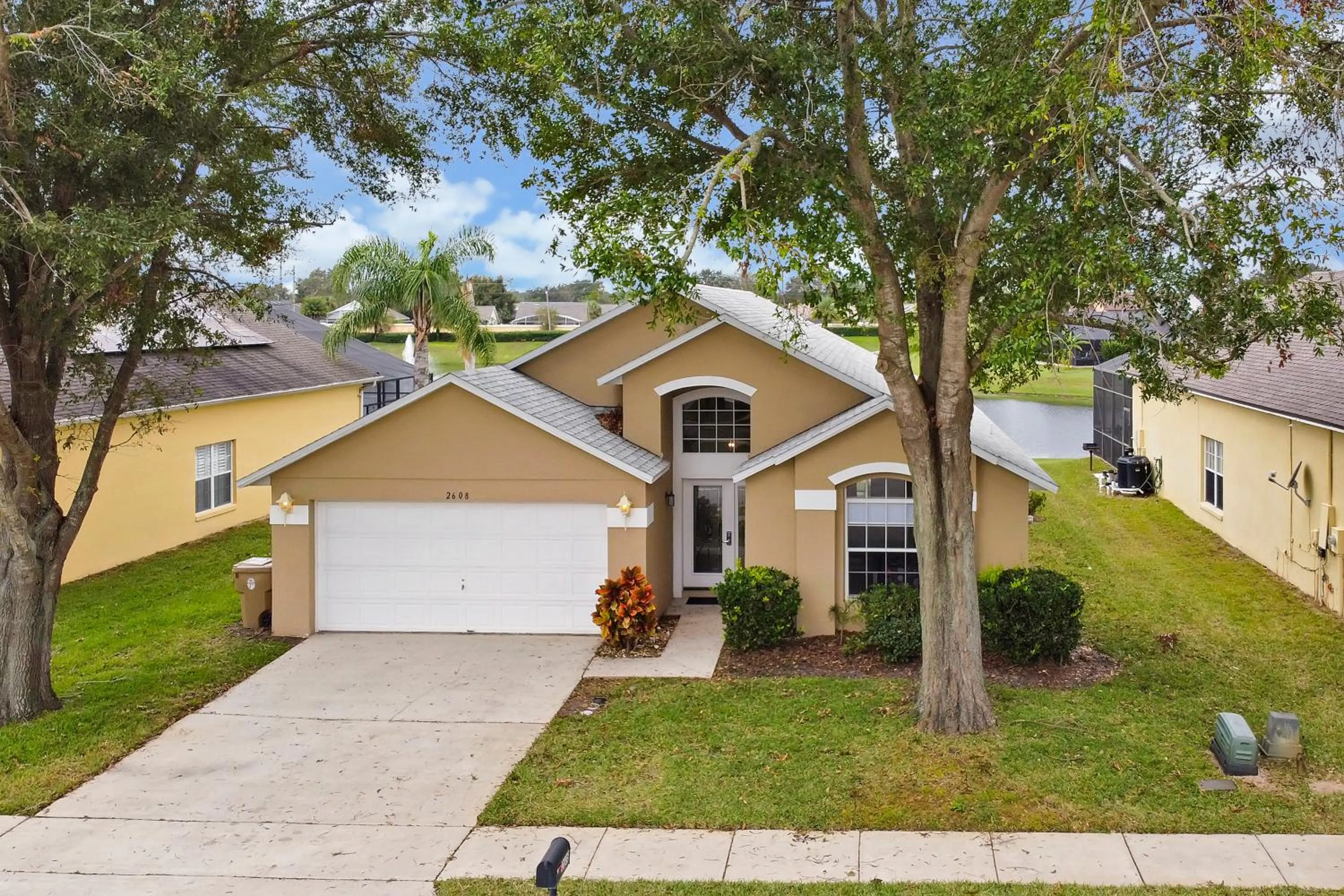 Property building in Star Lake Oasis - 4 bed family pool home