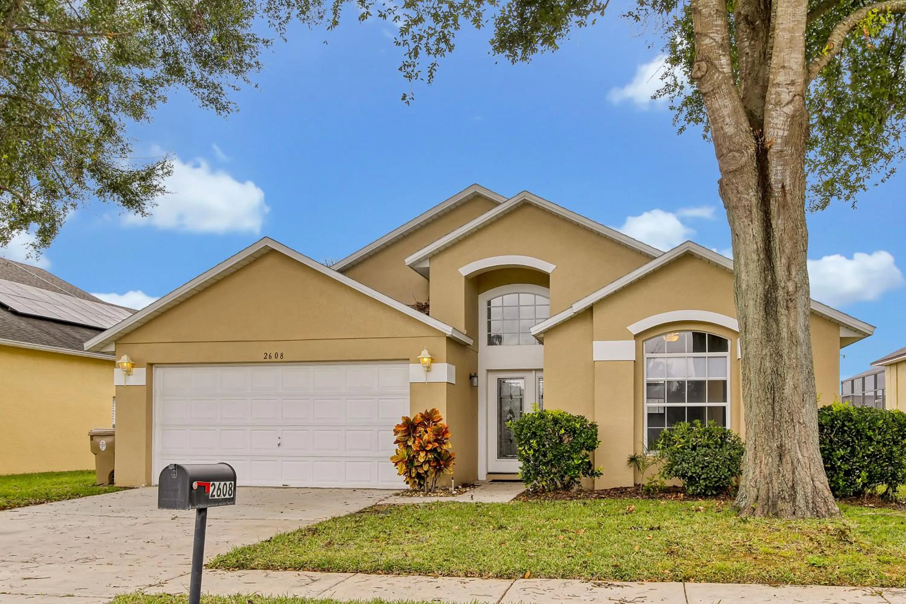 Property building in Star Lake Oasis - 4 bed family pool home