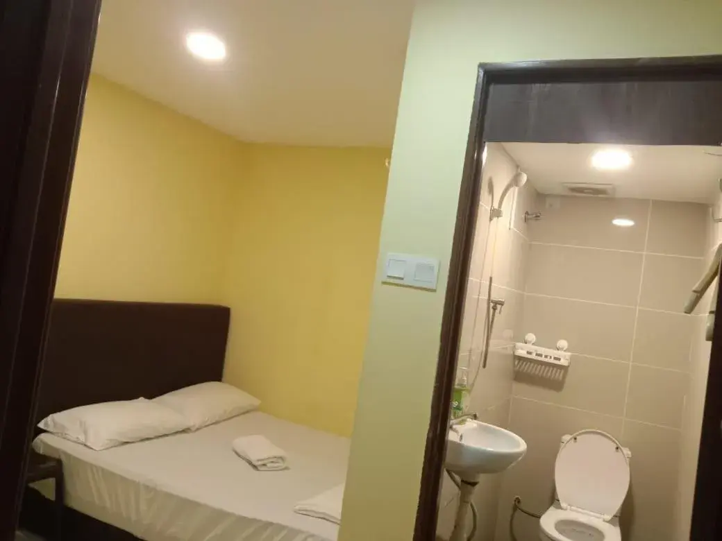 Double Room with Private Bathroom in RAS Hotel Double Room with Private Bathroom in RAS Hotel