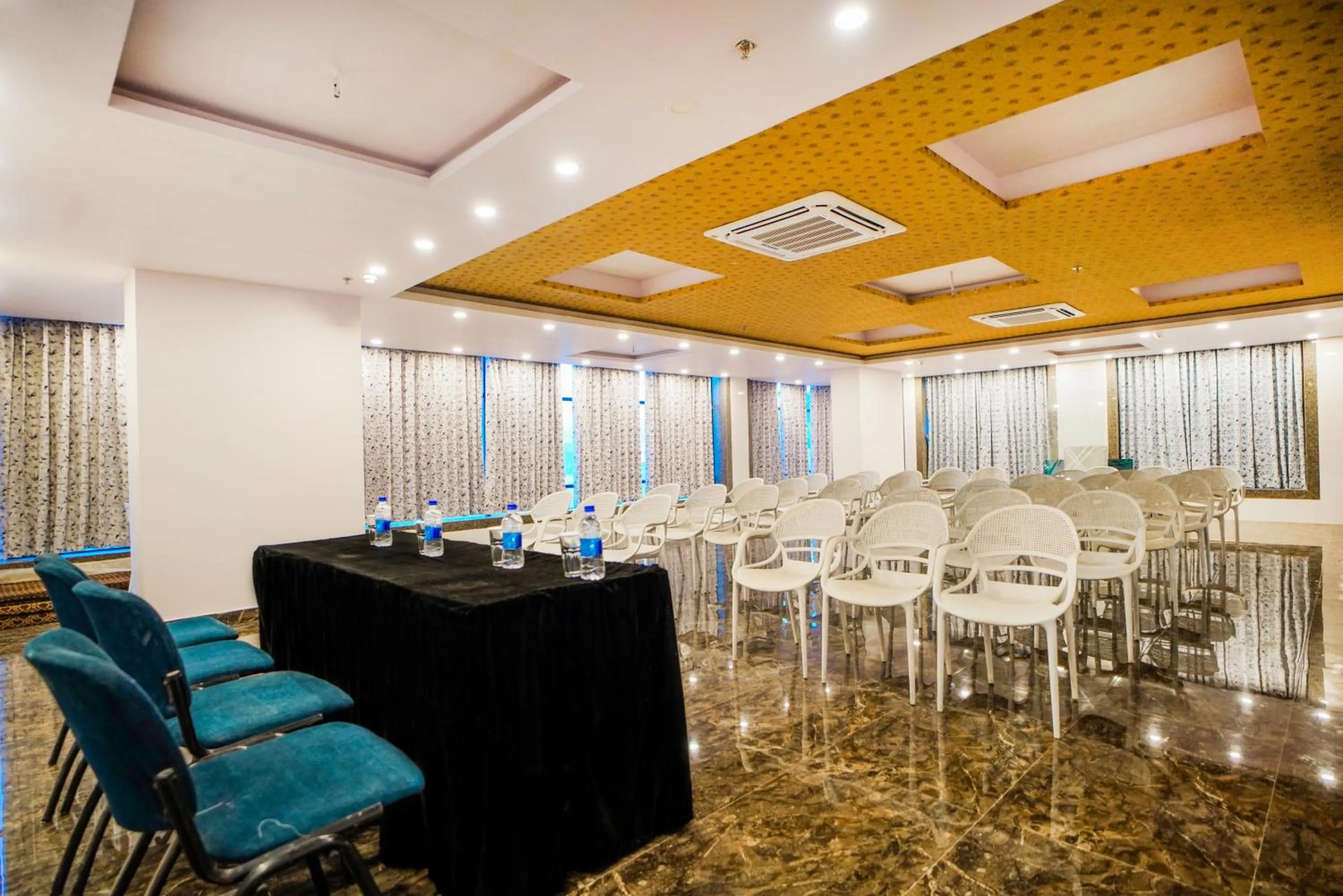 Meeting/conference room in Pax Hotel Grand Blue 3 min walk from Udaipur city Railway Station